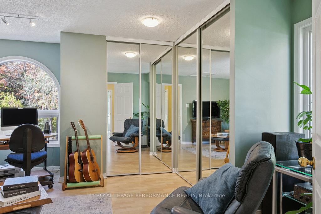Photo 22 of 560 Thomson Street, Ottawa, Viscount Alexander Park — HOMEH