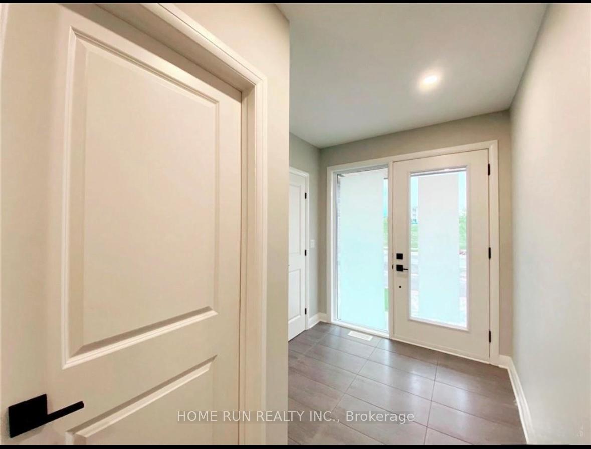Photo 3 of 858 Mikinak Road, Ottawa, CFB Rockcliffe and Area — HOMEH