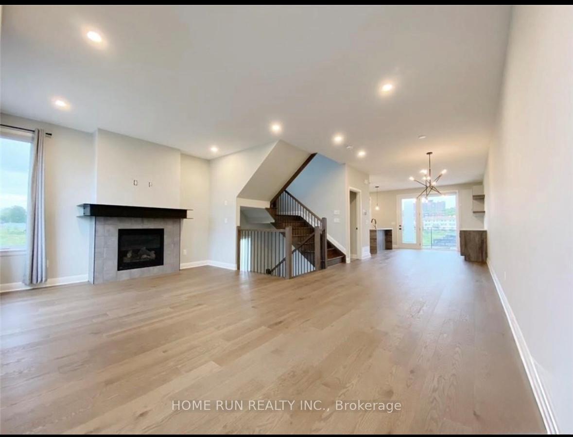 Photo 6 of 858 Mikinak Road, Ottawa, CFB Rockcliffe and Area — HOMEH