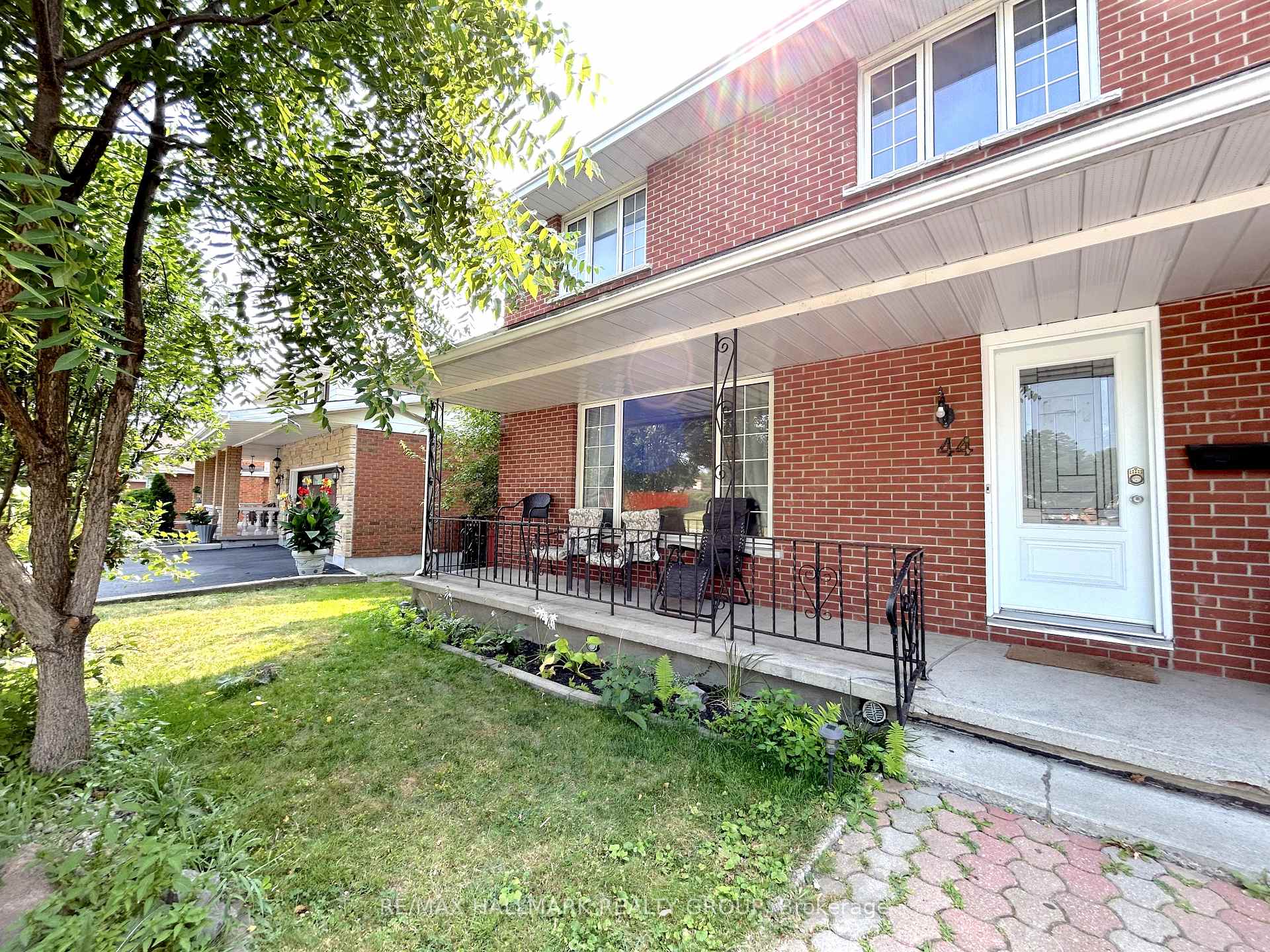 Photo 3 of 44 Meadowlands Drive W, Ottawa, Meadowlands/Crestview — HOMEH