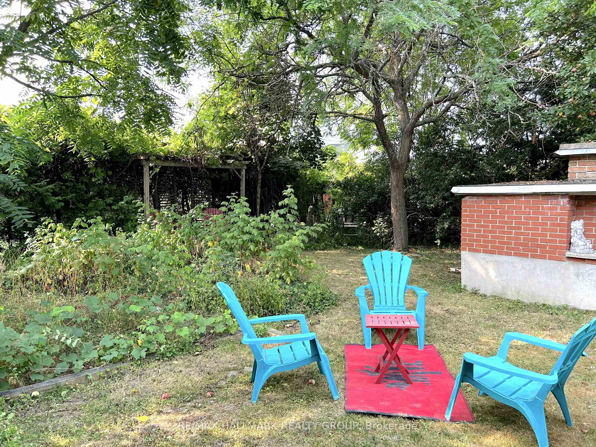 Photo 4 of 44 Meadowlands Drive W, Ottawa, Meadowlands/Crestview — HOMEH