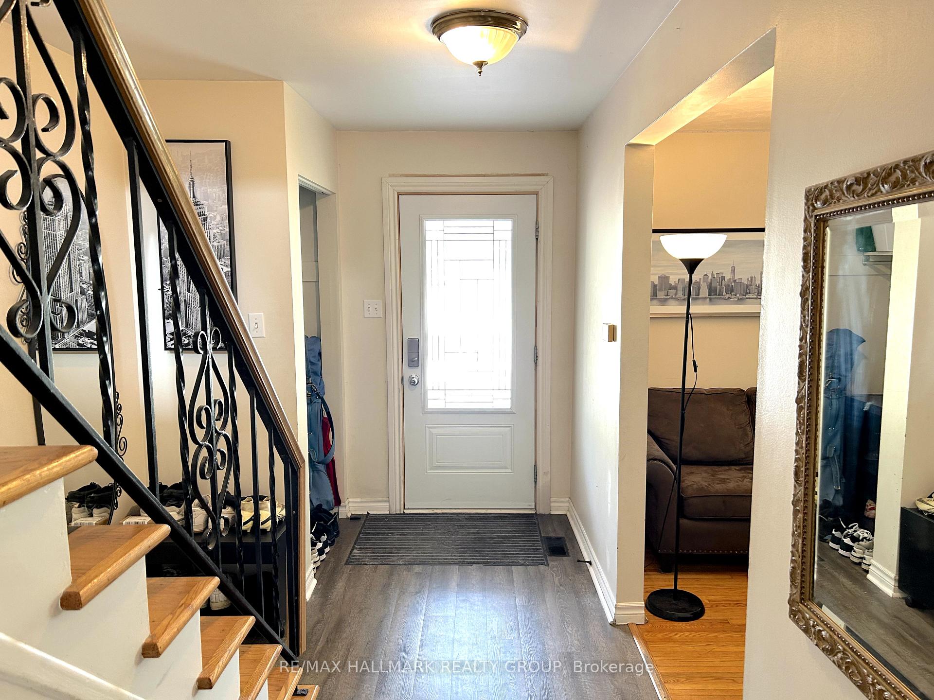 Photo 7 of 44 Meadowlands Drive W, Ottawa, Meadowlands/Crestview — HOMEH