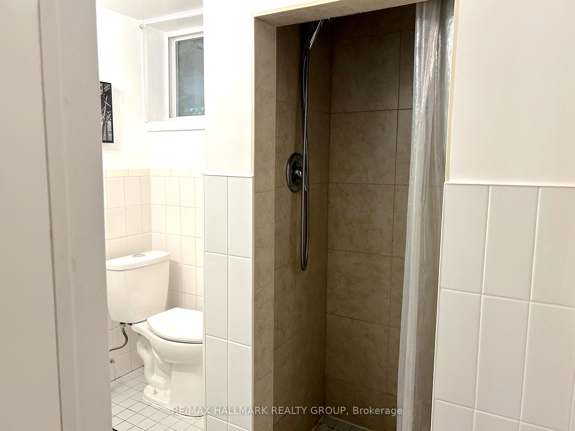 Photo 22 of 44 Meadowlands Drive W, Ottawa, Meadowlands/Crestview — HOMEH