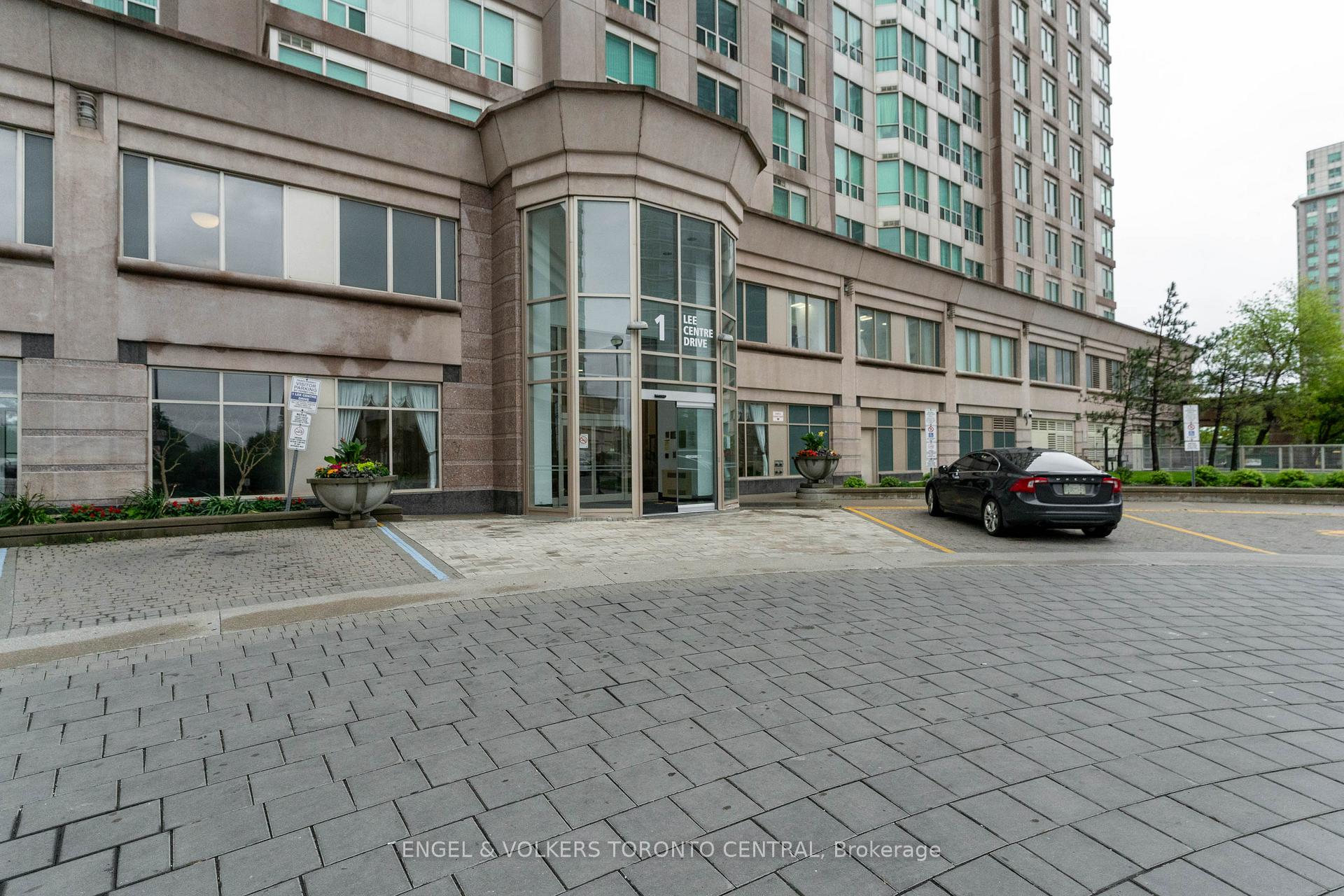 Photo 7 of Unit 715, 1 Lee Centre Drive, Scarborough, Woburn — HOMEH