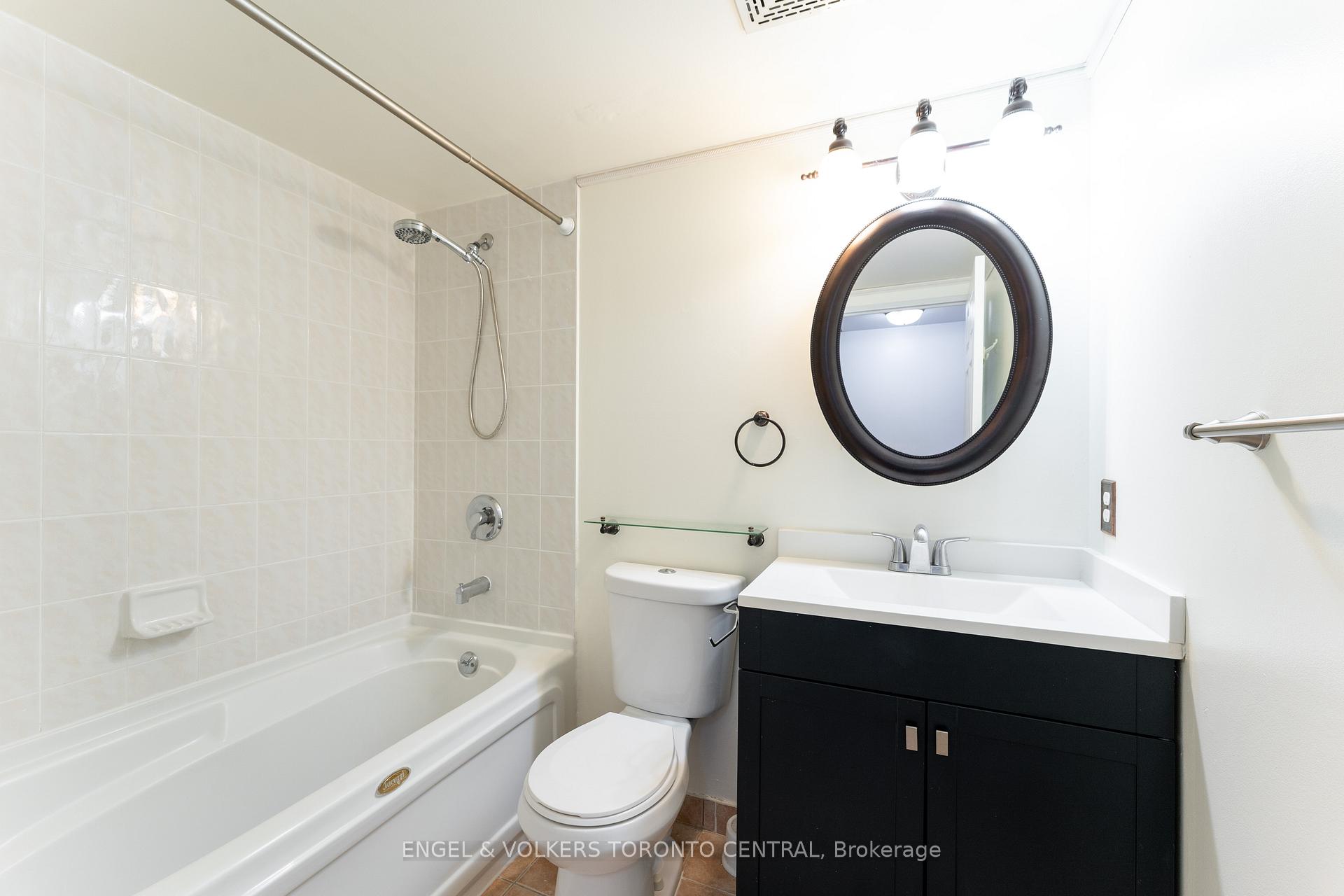 Photo 9 of Unit 715, 1 Lee Centre Drive, Scarborough, Woburn — HOMEH