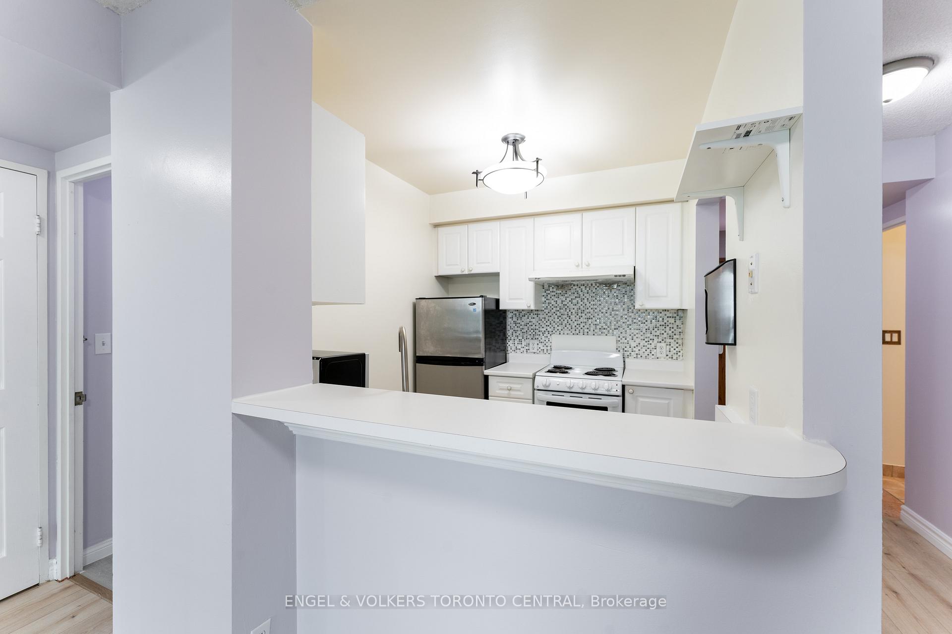 Photo 13 of Unit 715, 1 Lee Centre Drive, Scarborough, Woburn — HOMEH