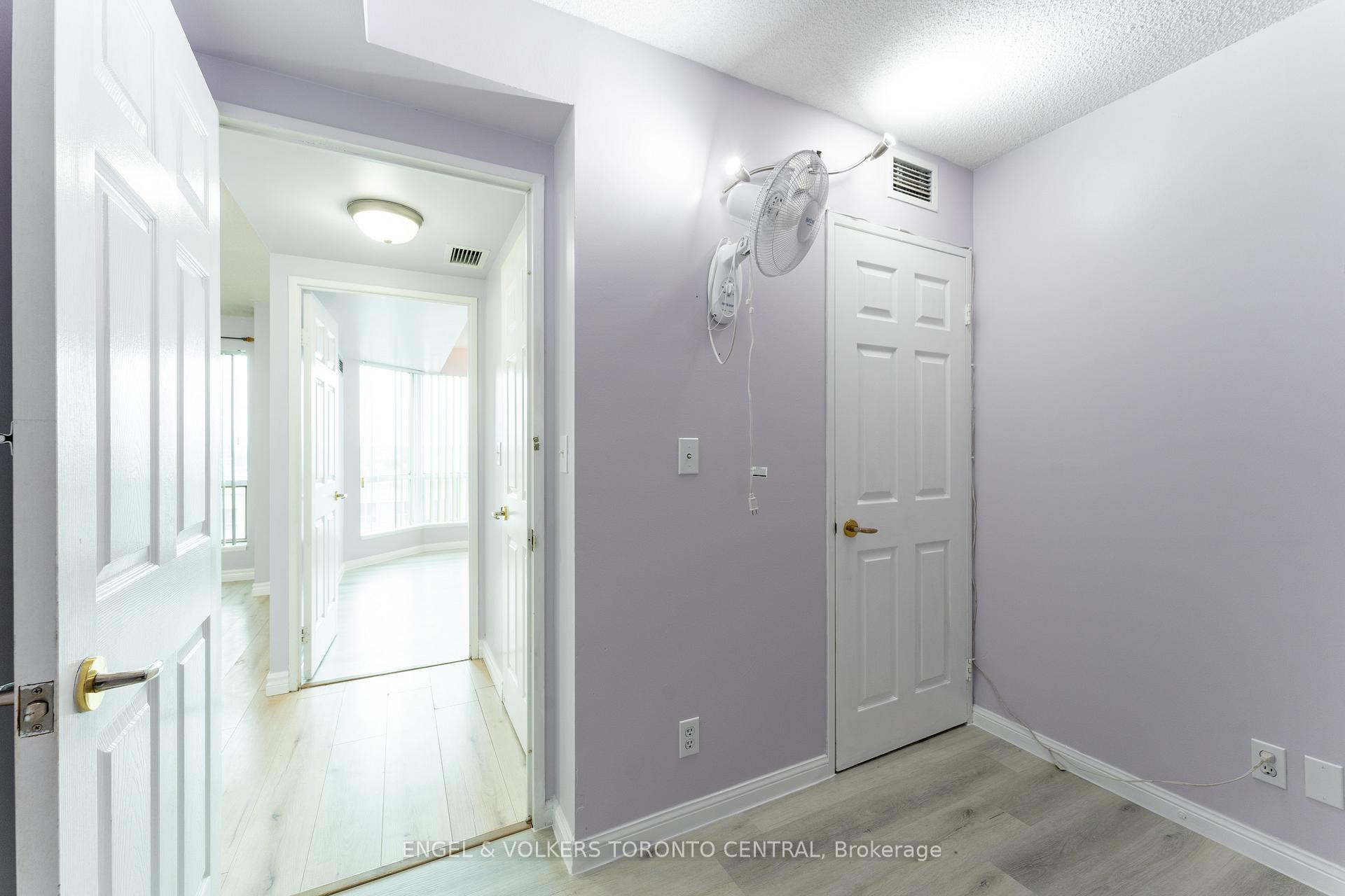 Photo 40 of Unit 715, 1 Lee Centre Drive, Scarborough, Woburn — HOMEH