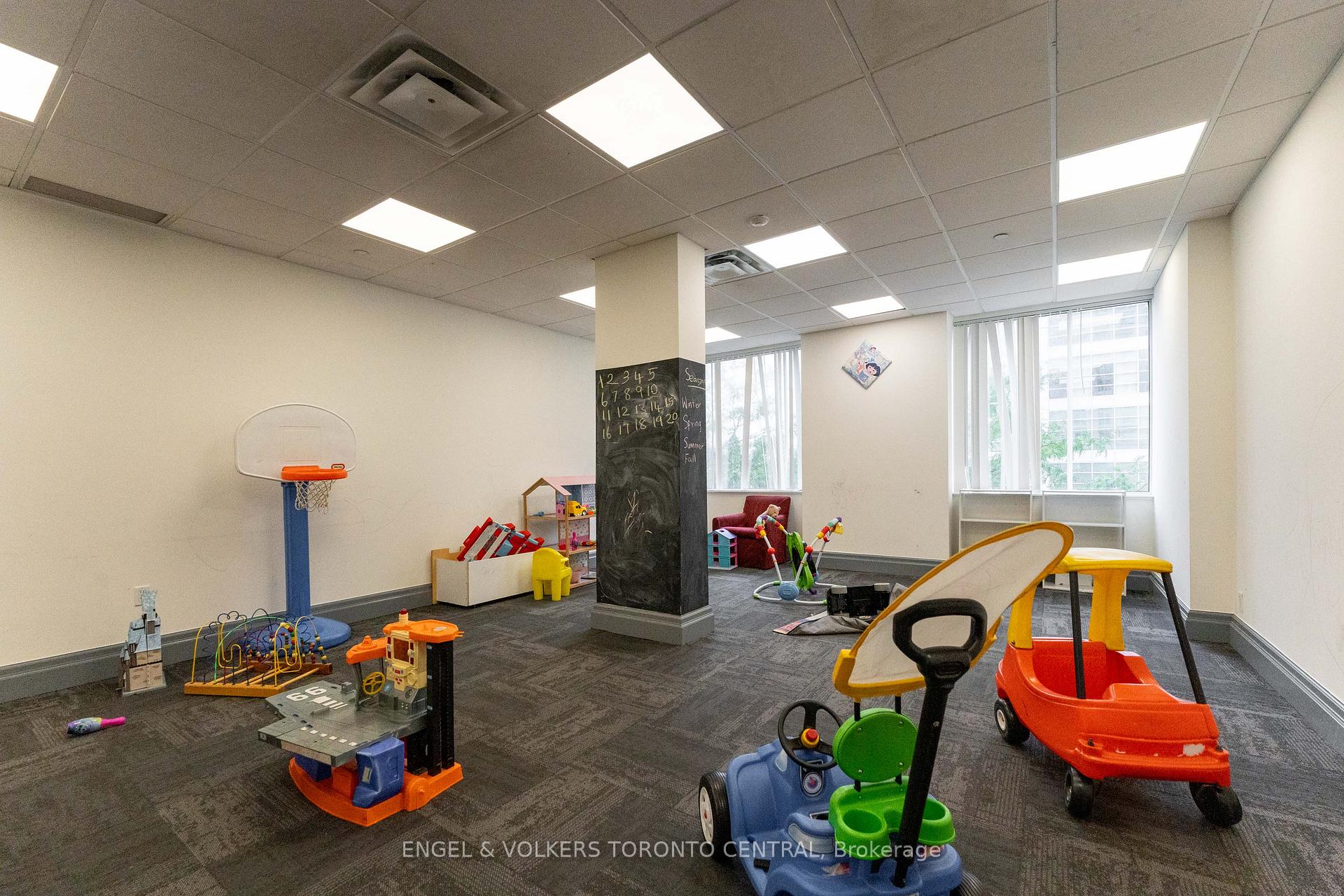 Photo 28 of Unit 715, 1 Lee Centre Drive, Scarborough, Woburn — HOMEH