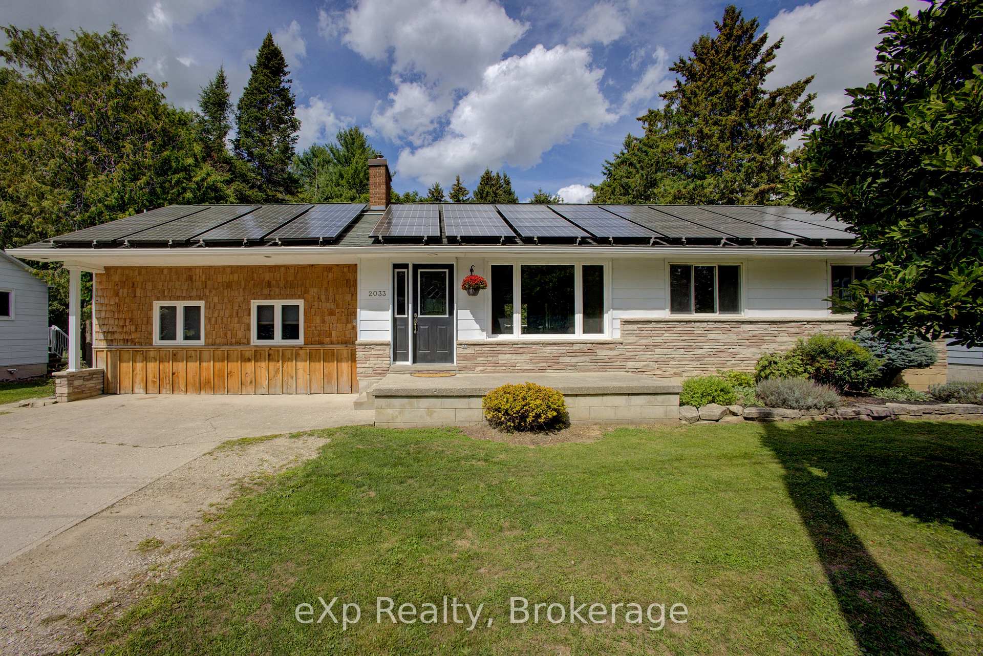 Photo 2 of 2033 Mill Street, Howick — HOMEH