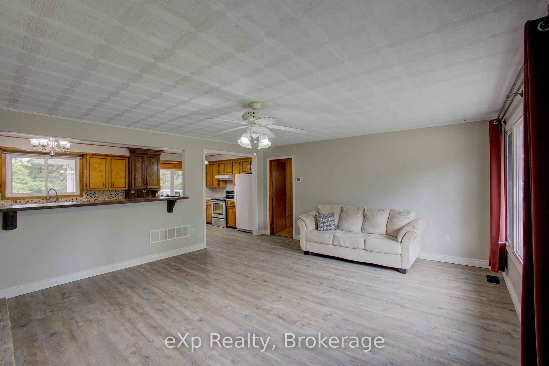 Photo 4 of 2033 Mill Street, Howick — HOMEH