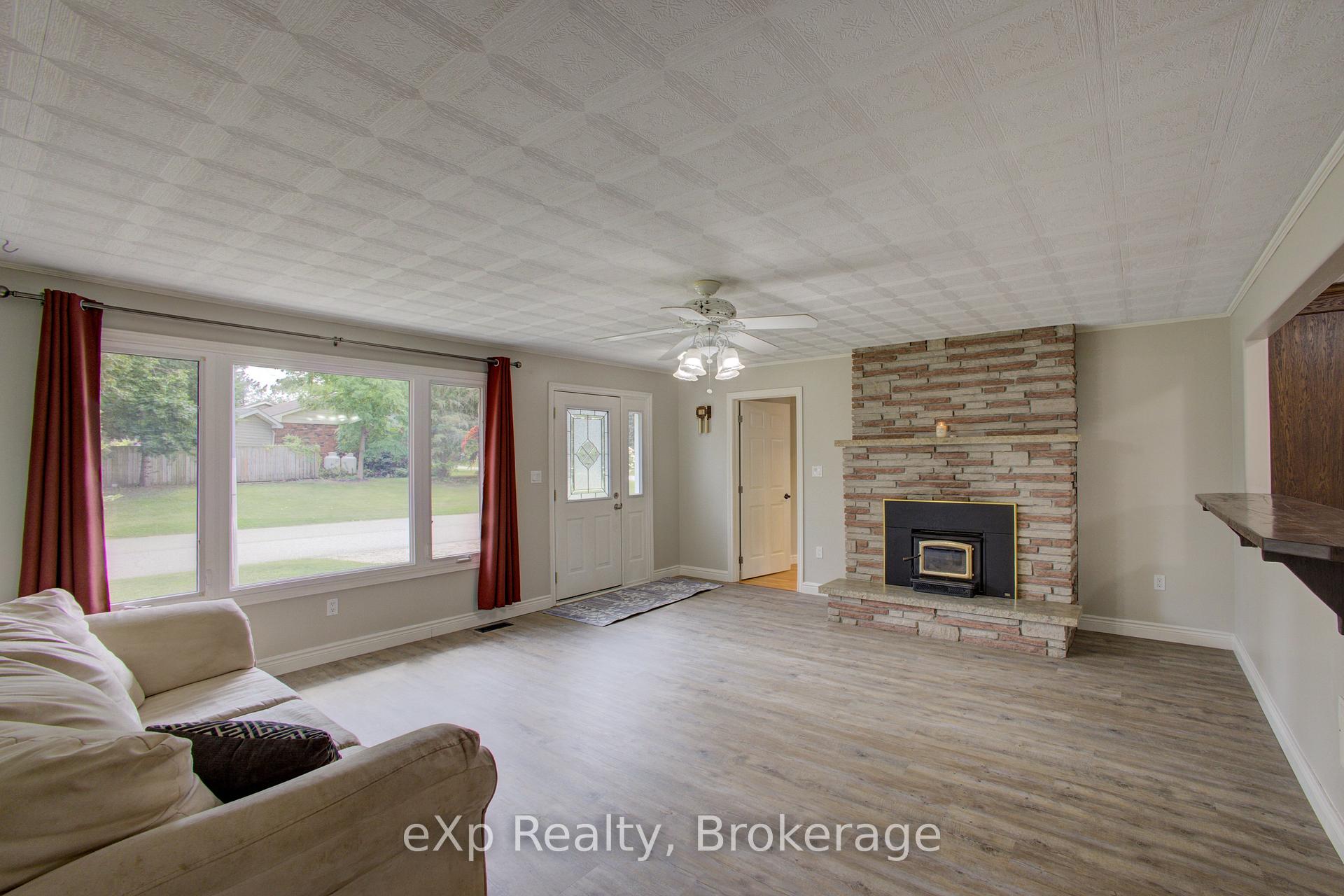 Photo 6 of 2033 Mill Street, Howick — HOMEH