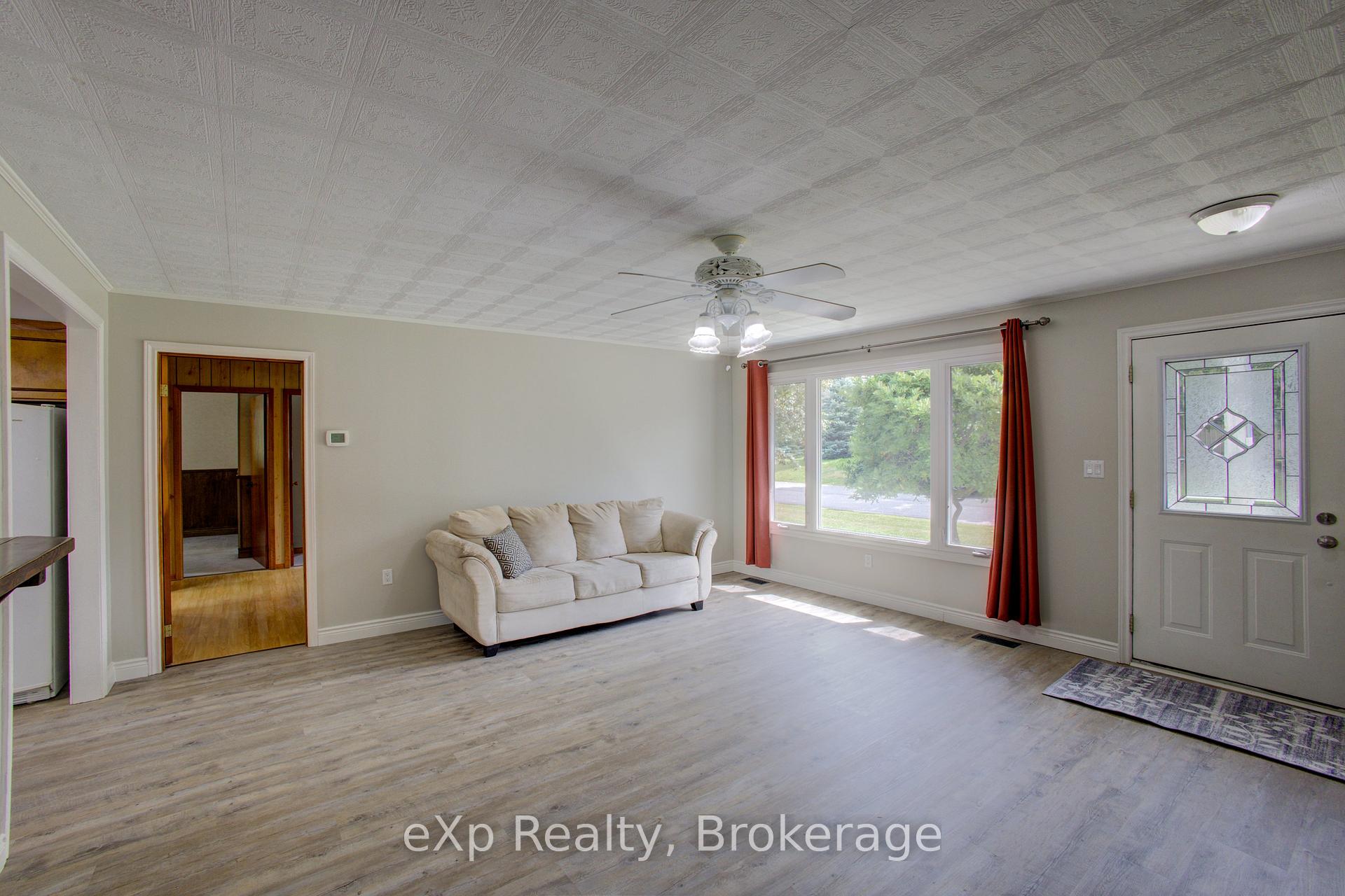 Photo 7 of 2033 Mill Street, Howick — HOMEH