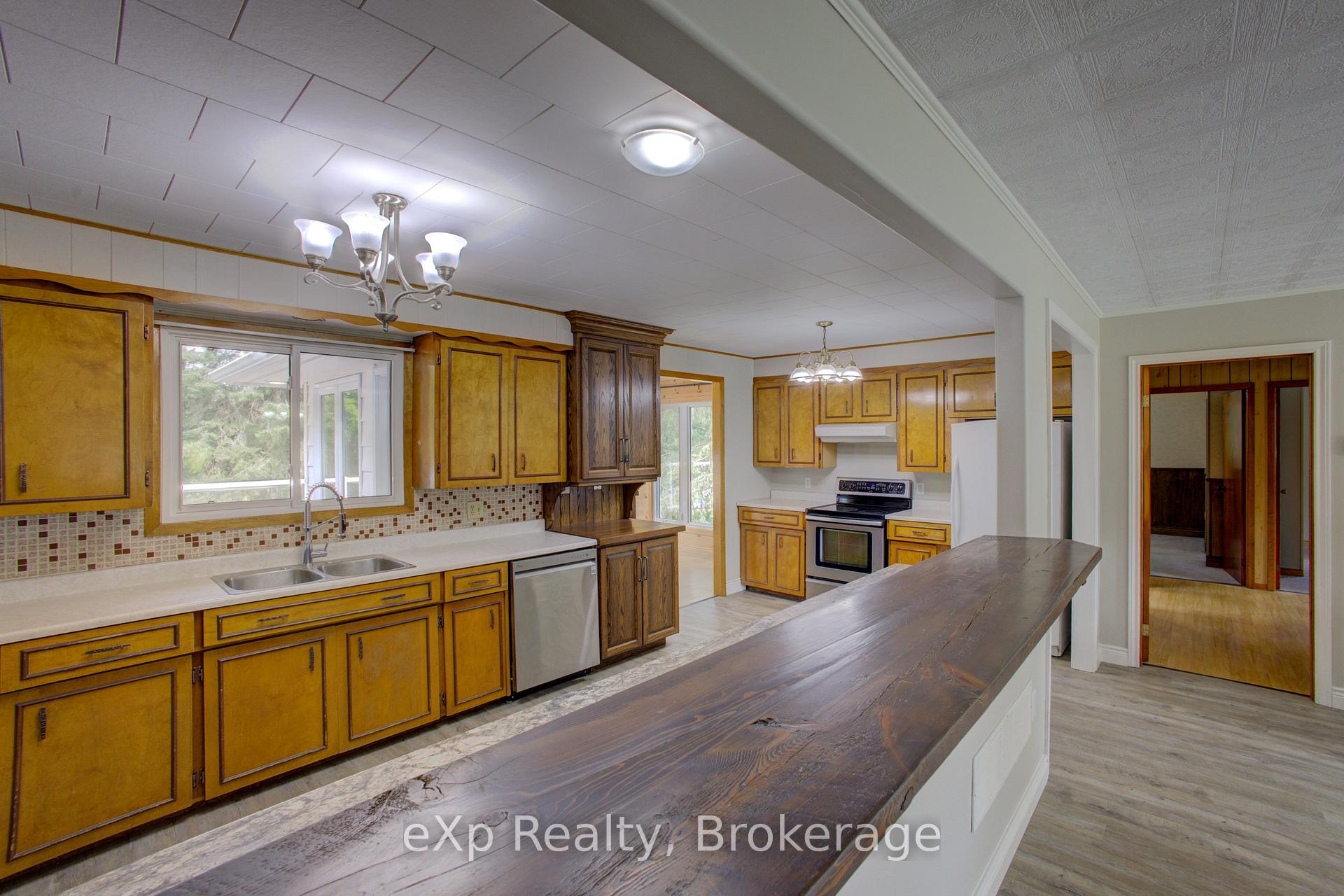 Photo 8 of 2033 Mill Street, Howick — HOMEH
