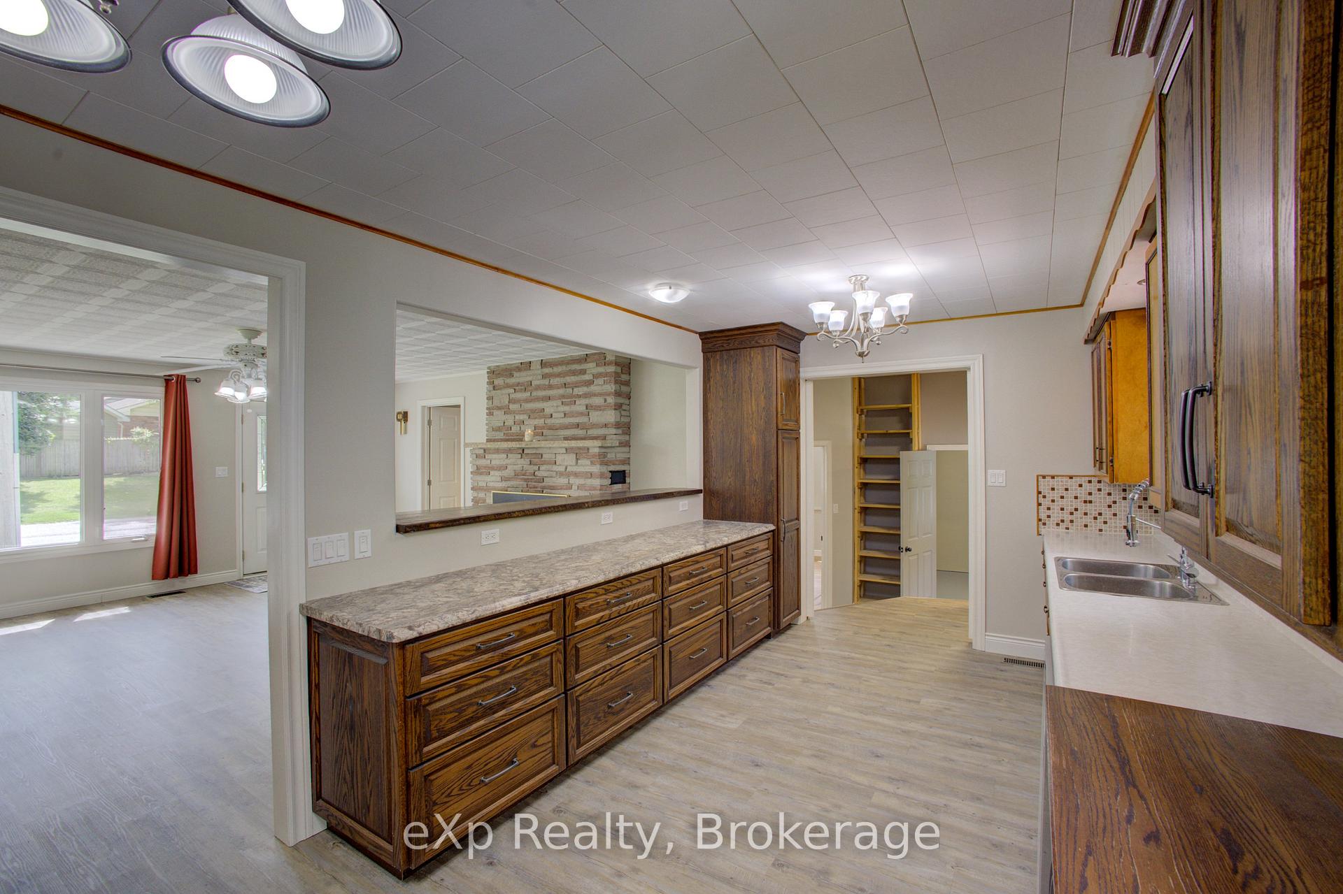 Photo 10 of 2033 Mill Street, Howick — HOMEH