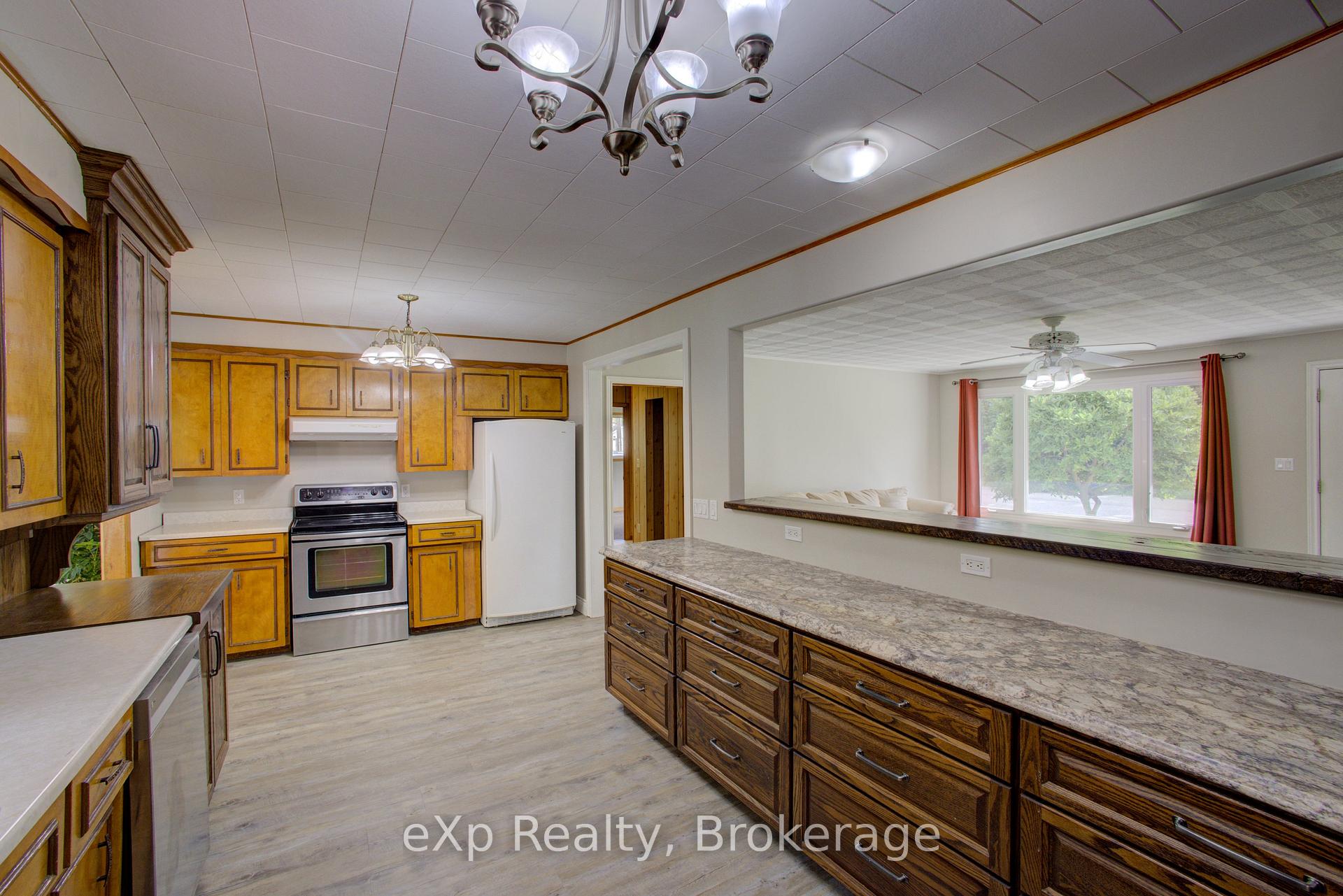 Photo 11 of 2033 Mill Street, Howick — HOMEH