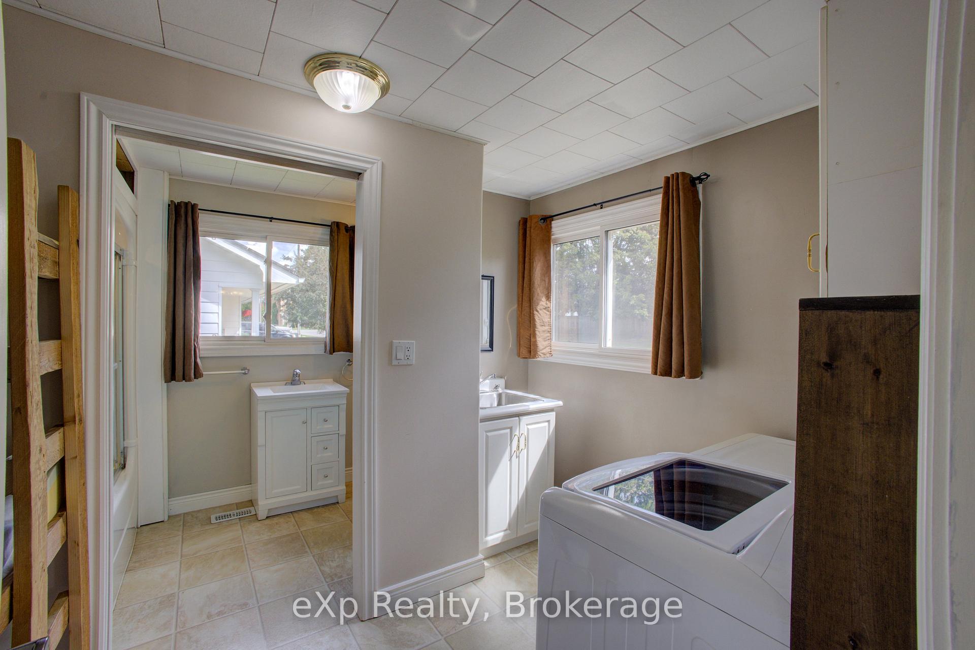Photo 35 of 2033 Mill Street, Howick — HOMEH
