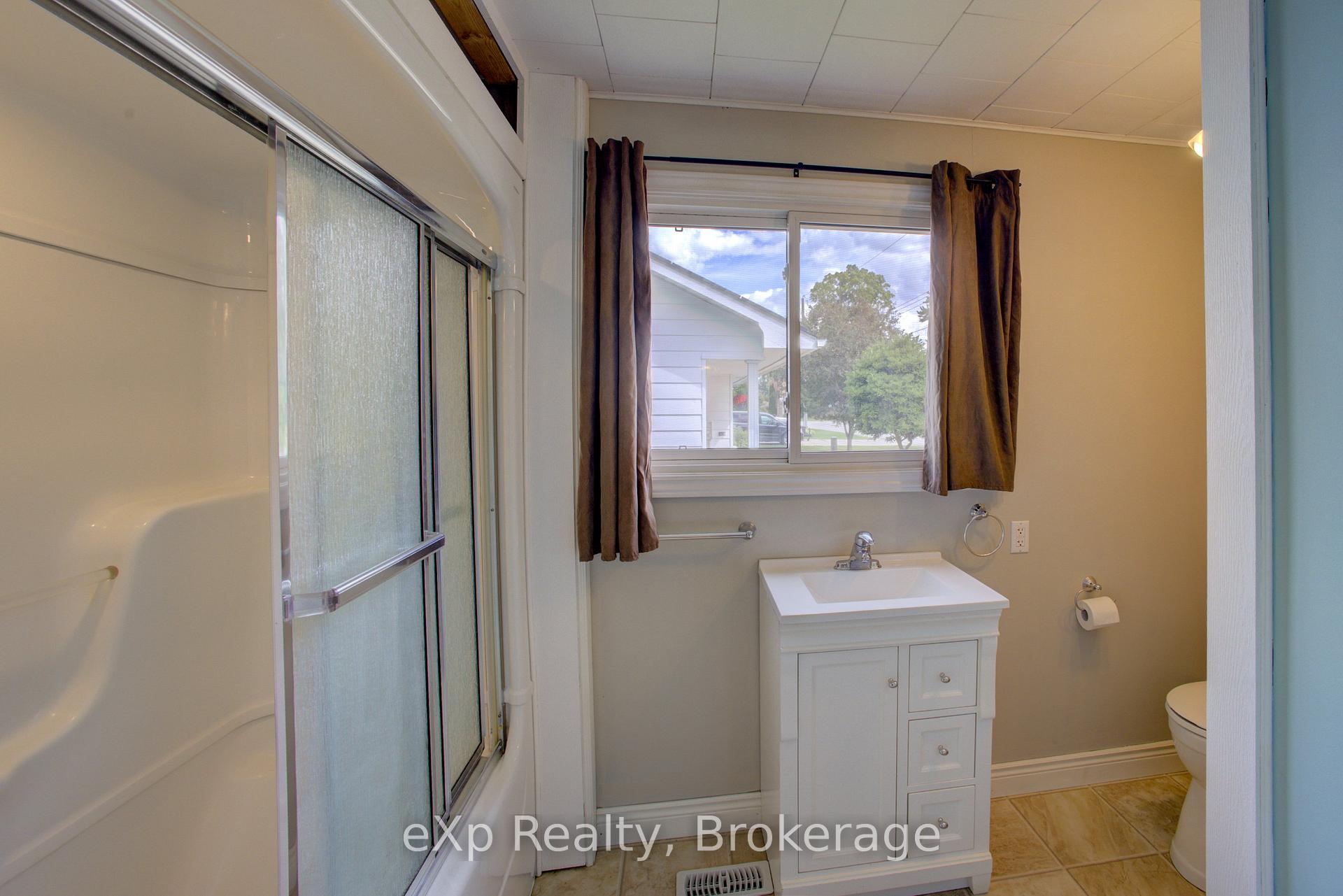 Photo 36 of 2033 Mill Street, Howick — HOMEH
