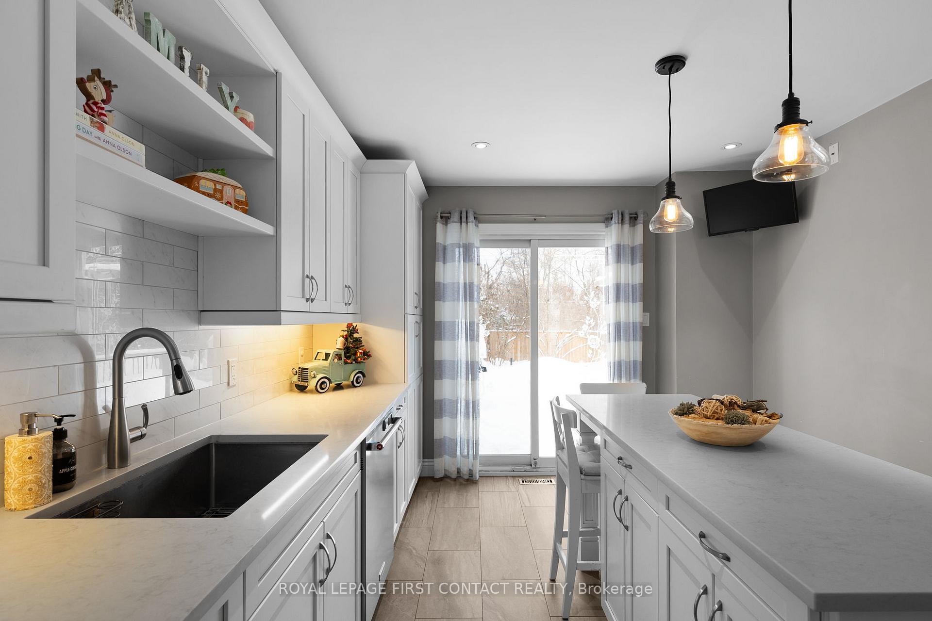 Photo 15 of 950 Linden Street, Innisfil, Alcona — HOMEH