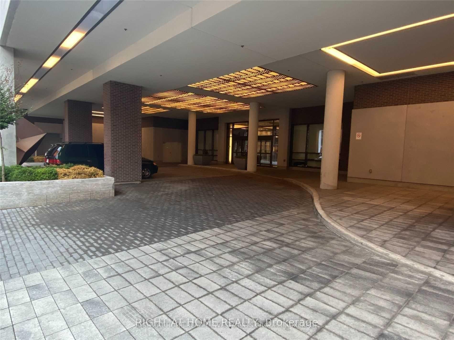 Photo 3 of Unit 838, 460 Adelaide Street E, Toronto, Moss Park — HOMEH