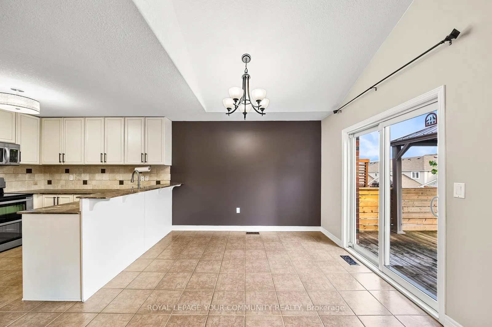 Photo 10 of Unit Upper, 1821 Lamstone Street, Innisfil, Alcona — HOMEH
