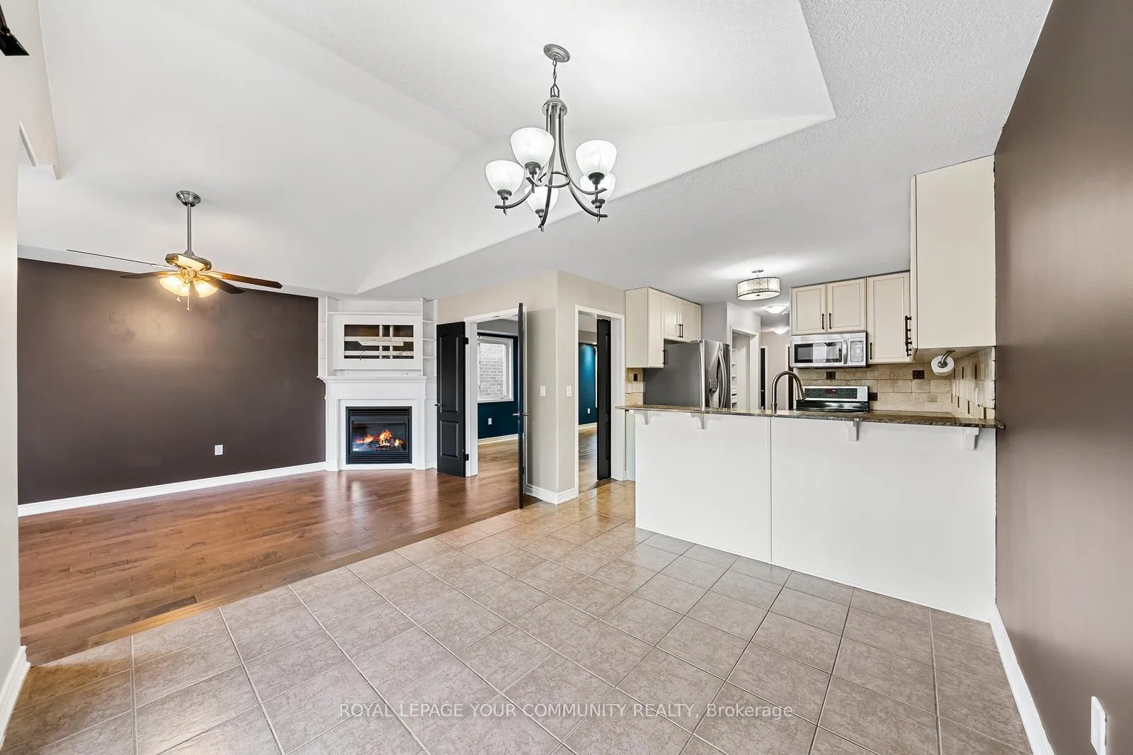 Photo 12 of Unit Upper, 1821 Lamstone Street, Innisfil, Alcona — HOMEH