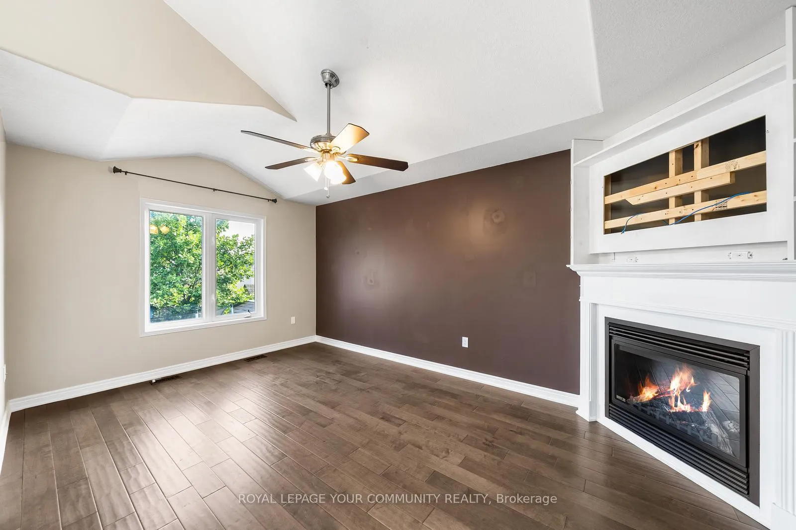 Photo 13 of Unit Upper, 1821 Lamstone Street, Innisfil, Alcona — HOMEH