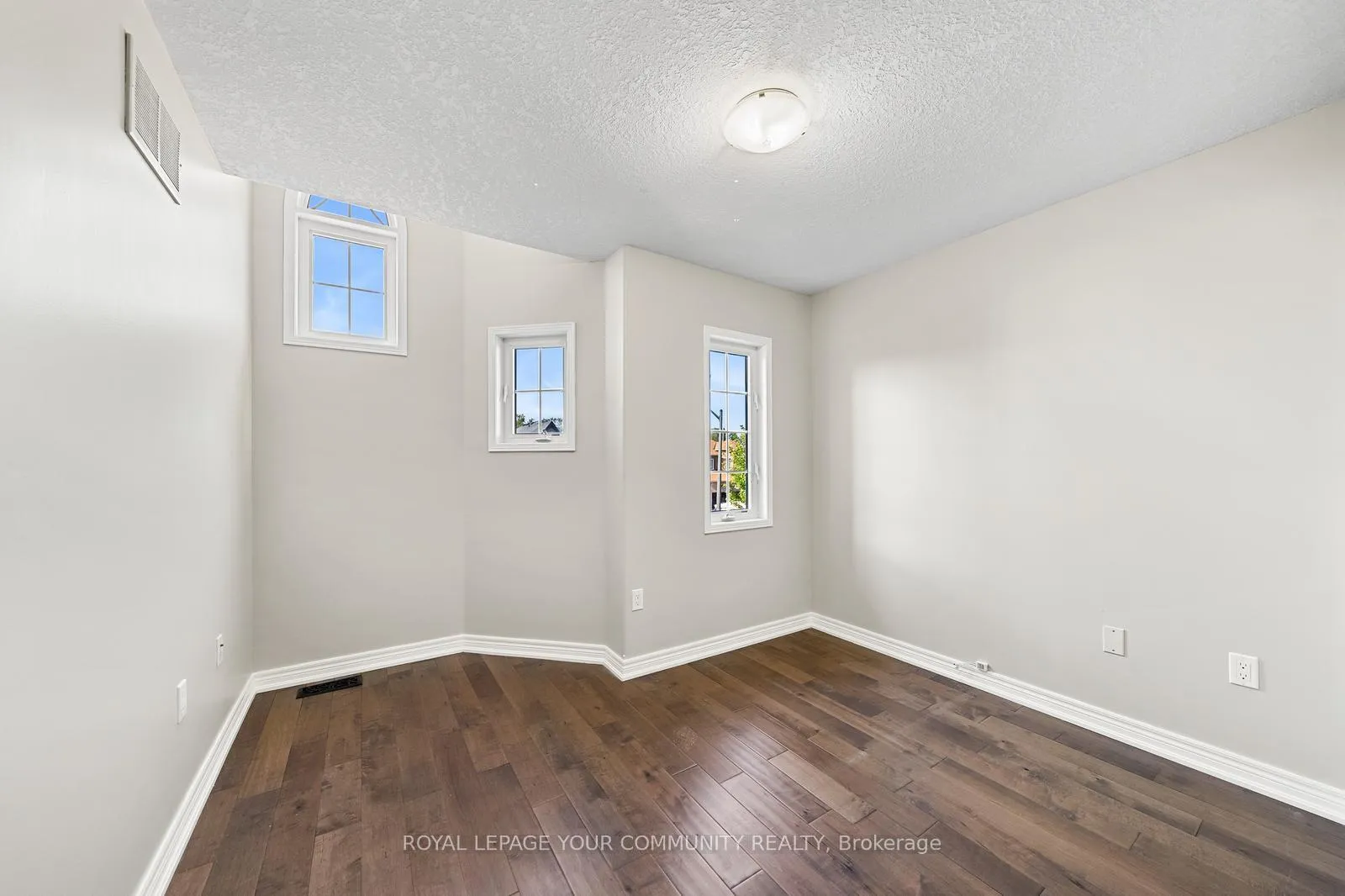 Photo 31 of Unit Upper, 1821 Lamstone Street, Innisfil, Alcona — HOMEH
