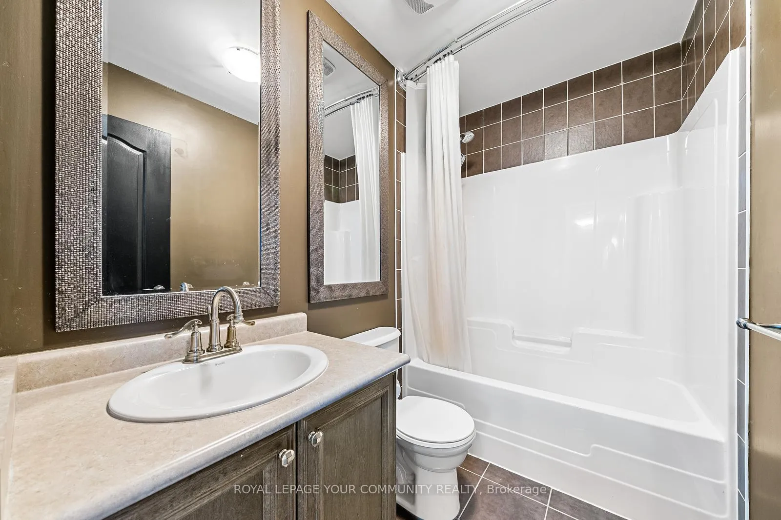 Photo 33 of Unit Upper, 1821 Lamstone Street, Innisfil, Alcona — HOMEH
