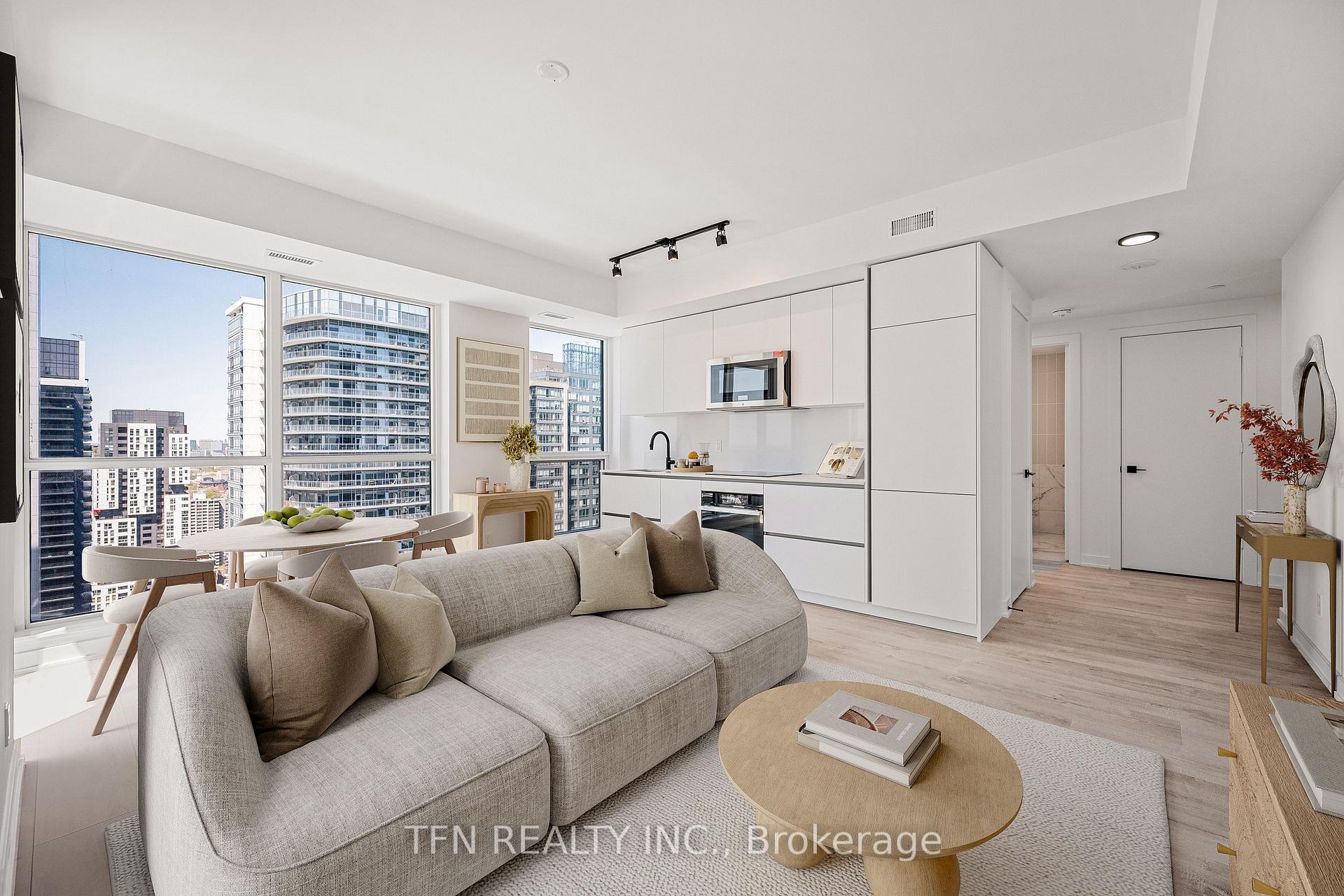 Front of Unit 3905, 327 King Street W