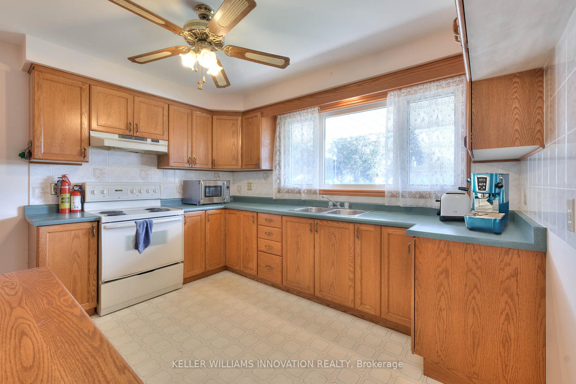 Photo 5 of 406 Franklin Street N, Kitchener — HOMEH