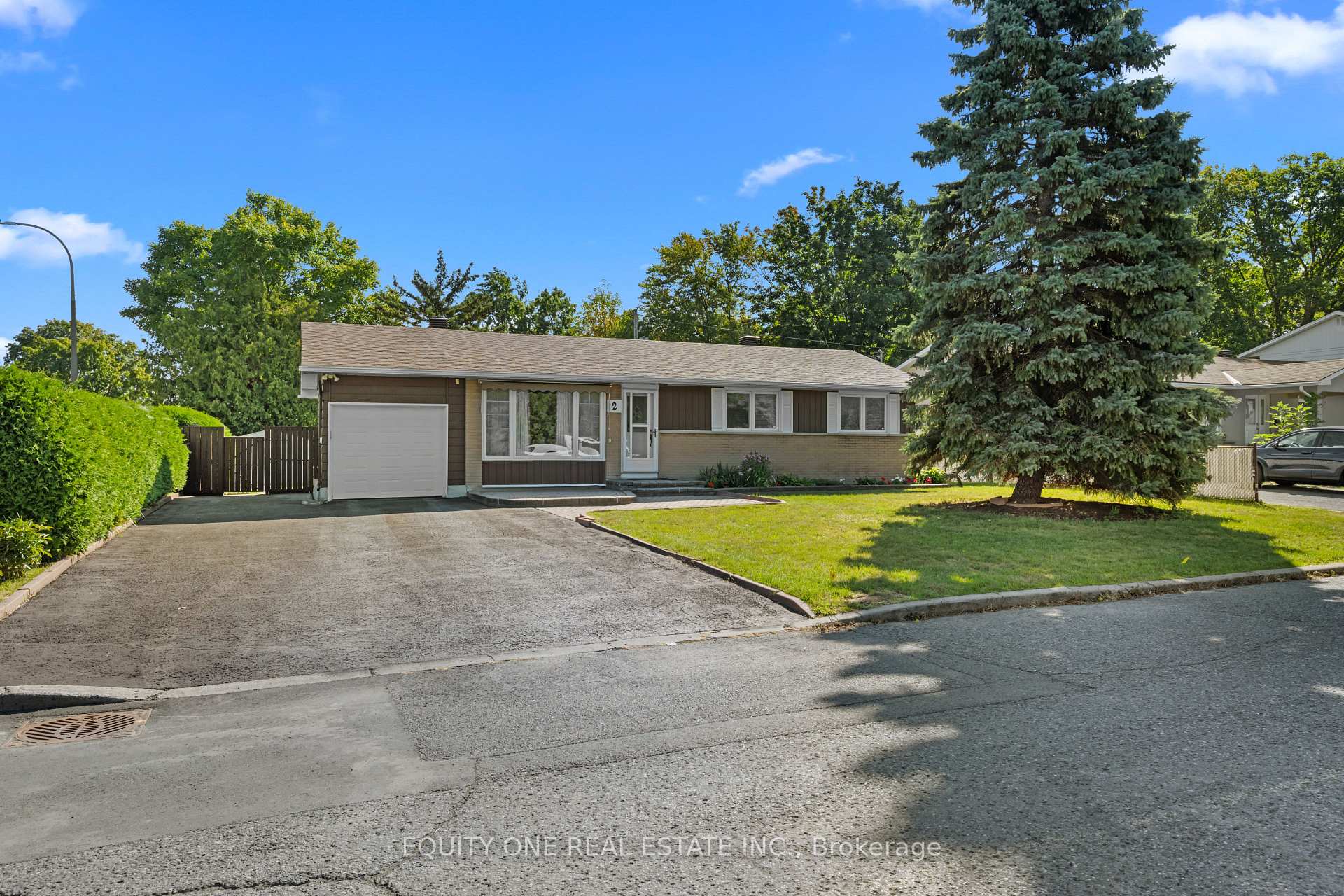 Photo 2 of 2 Parkside Crescent, Ottawa, Meadowlands/Crestview — HOMEH