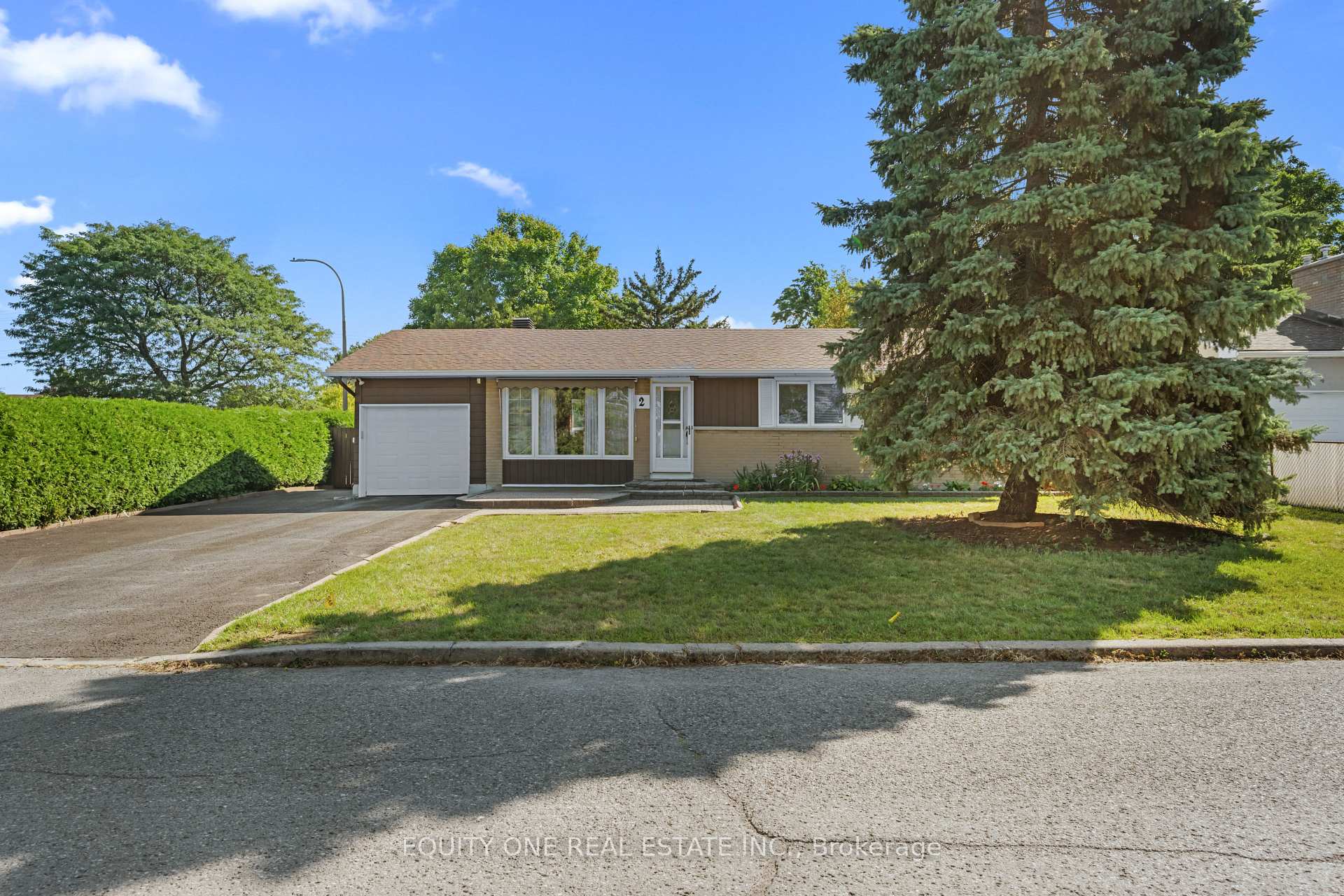 Photo 3 of 2 Parkside Crescent, Ottawa, Meadowlands/Crestview — HOMEH