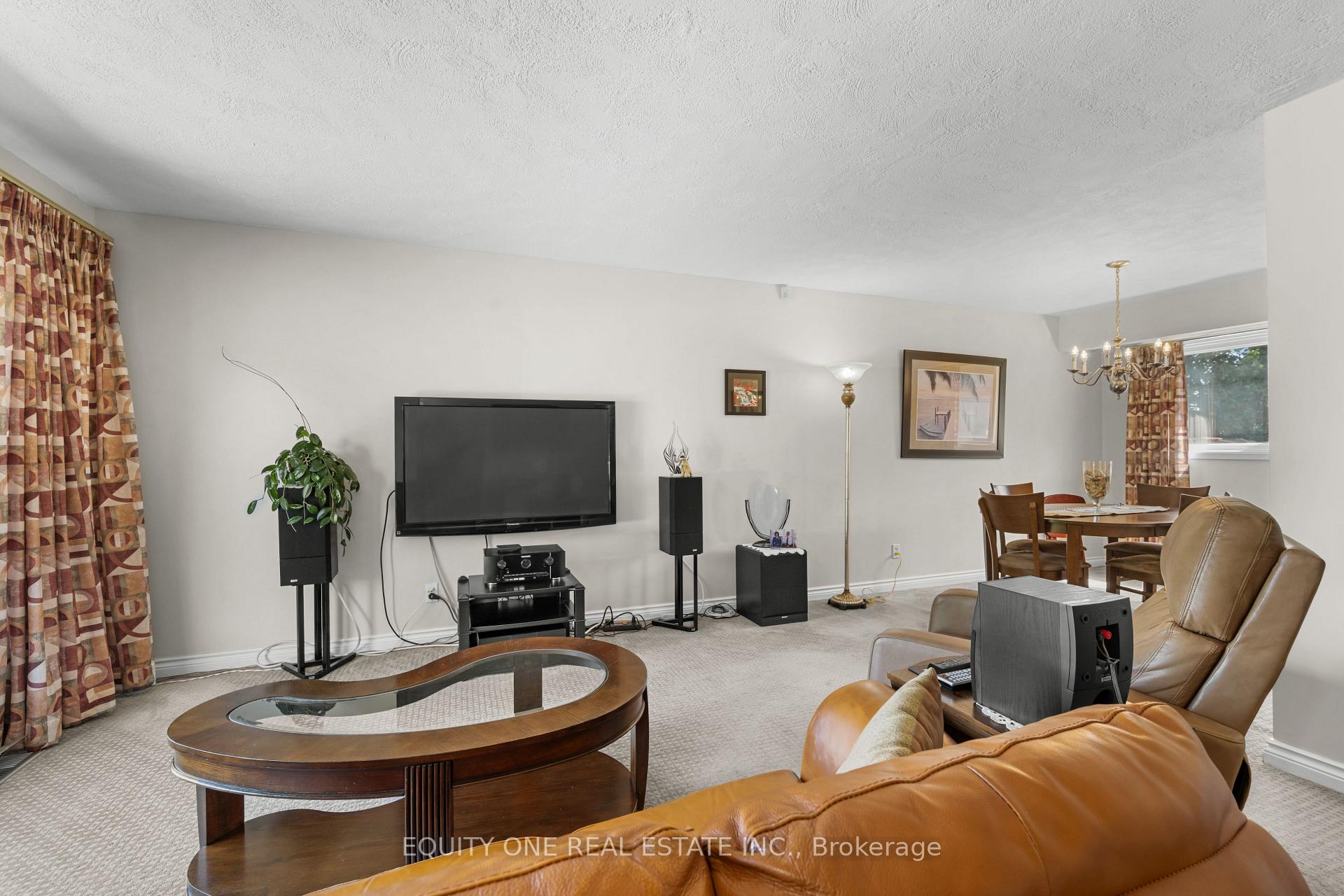 Photo 7 of 2 Parkside Crescent, Ottawa, Meadowlands/Crestview — HOMEH