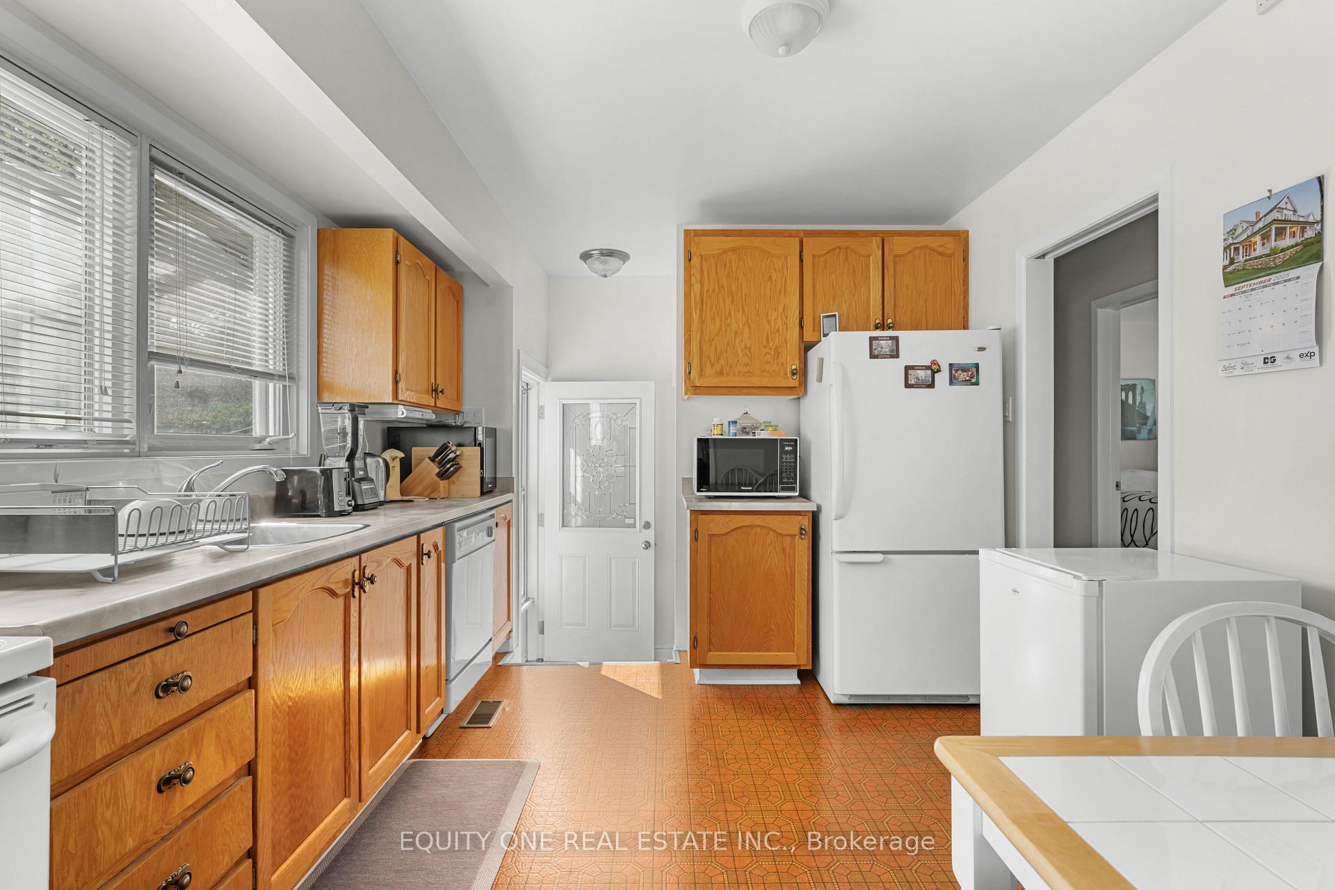 Photo 12 of 2 Parkside Crescent, Ottawa, Meadowlands/Crestview — HOMEH