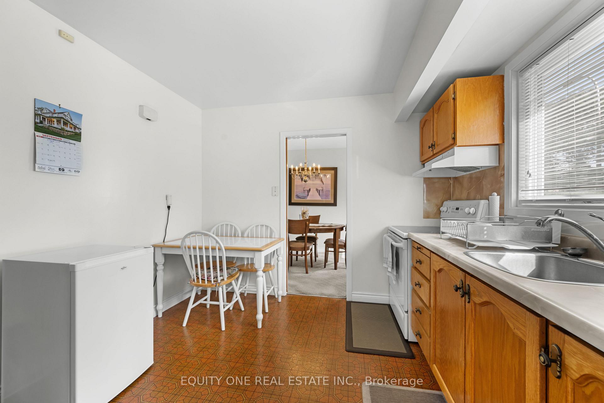 Photo 14 of 2 Parkside Crescent, Ottawa, Meadowlands/Crestview — HOMEH