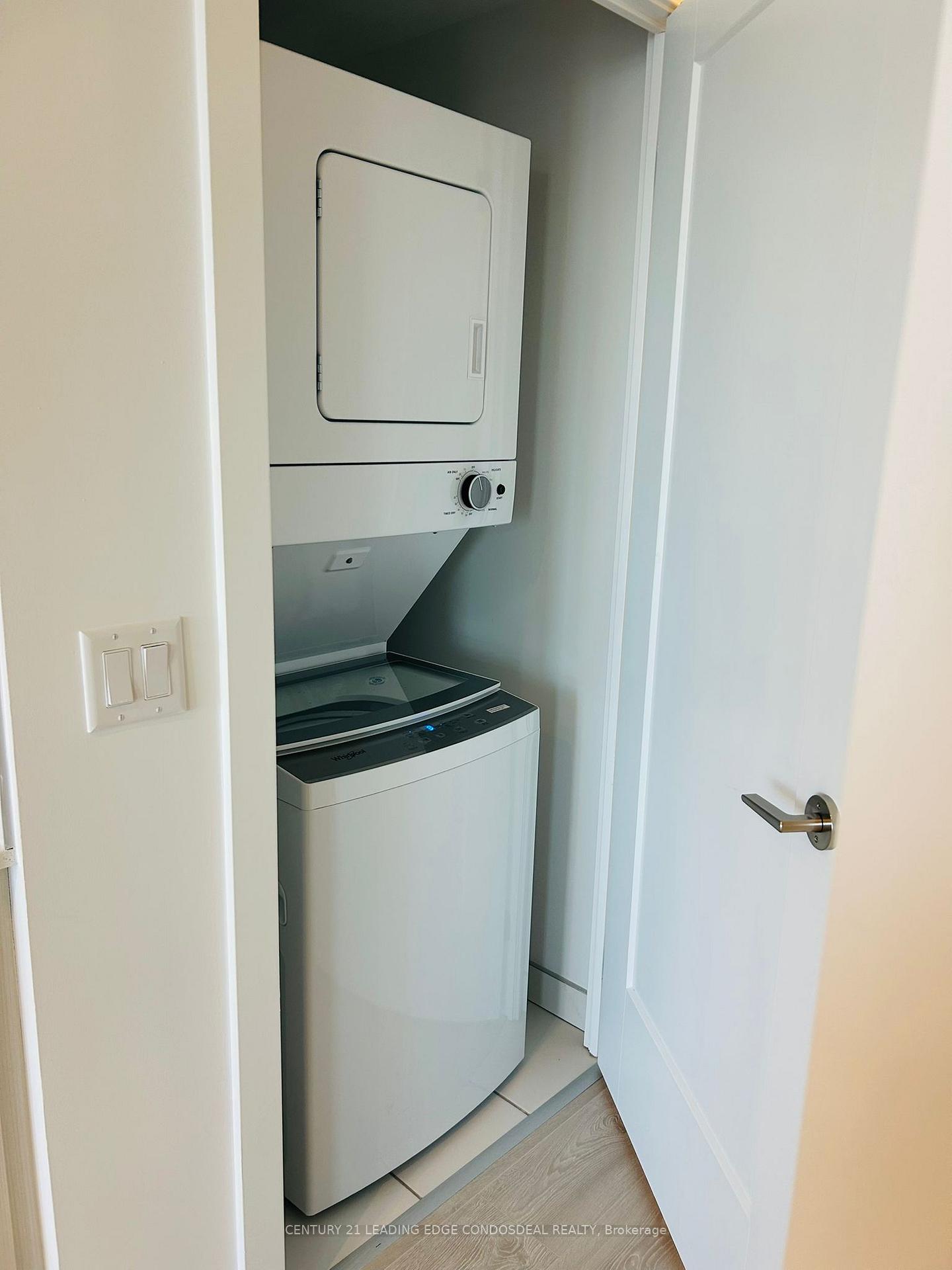 Photo 5 of Unit 1914, 2545 Simcoe Street N, Oshawa, Windfields — HOMEH