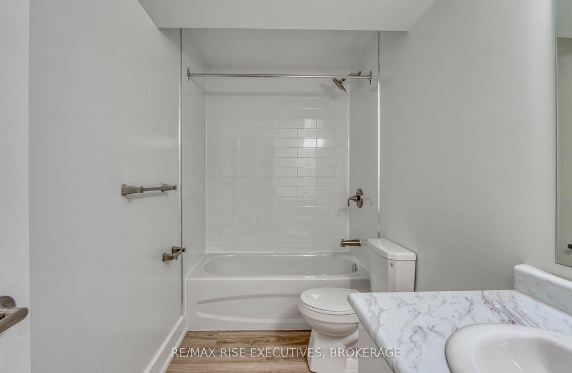 Photo 5 of Unit 2, 597 Gavin Court, Kingston, East Gardiners Rd — HOMEH