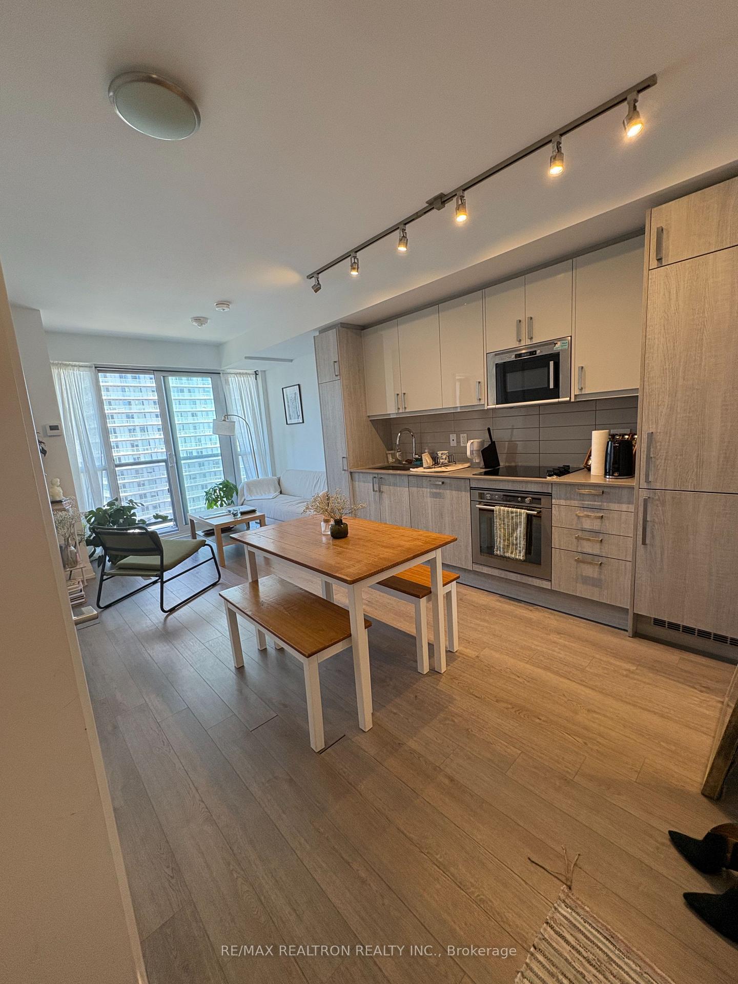 Photo 3 of Unit 3306, 77 Mutual Street, Toronto, Church-Yonge Corridor — HOMEH