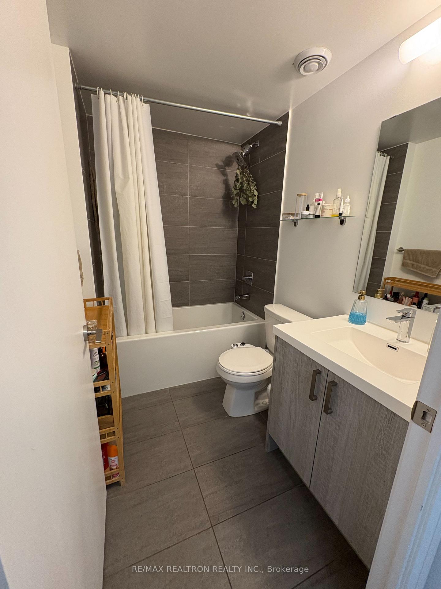 Photo 10 of Unit 3306, 77 Mutual Street, Toronto, Church-Yonge Corridor — HOMEH