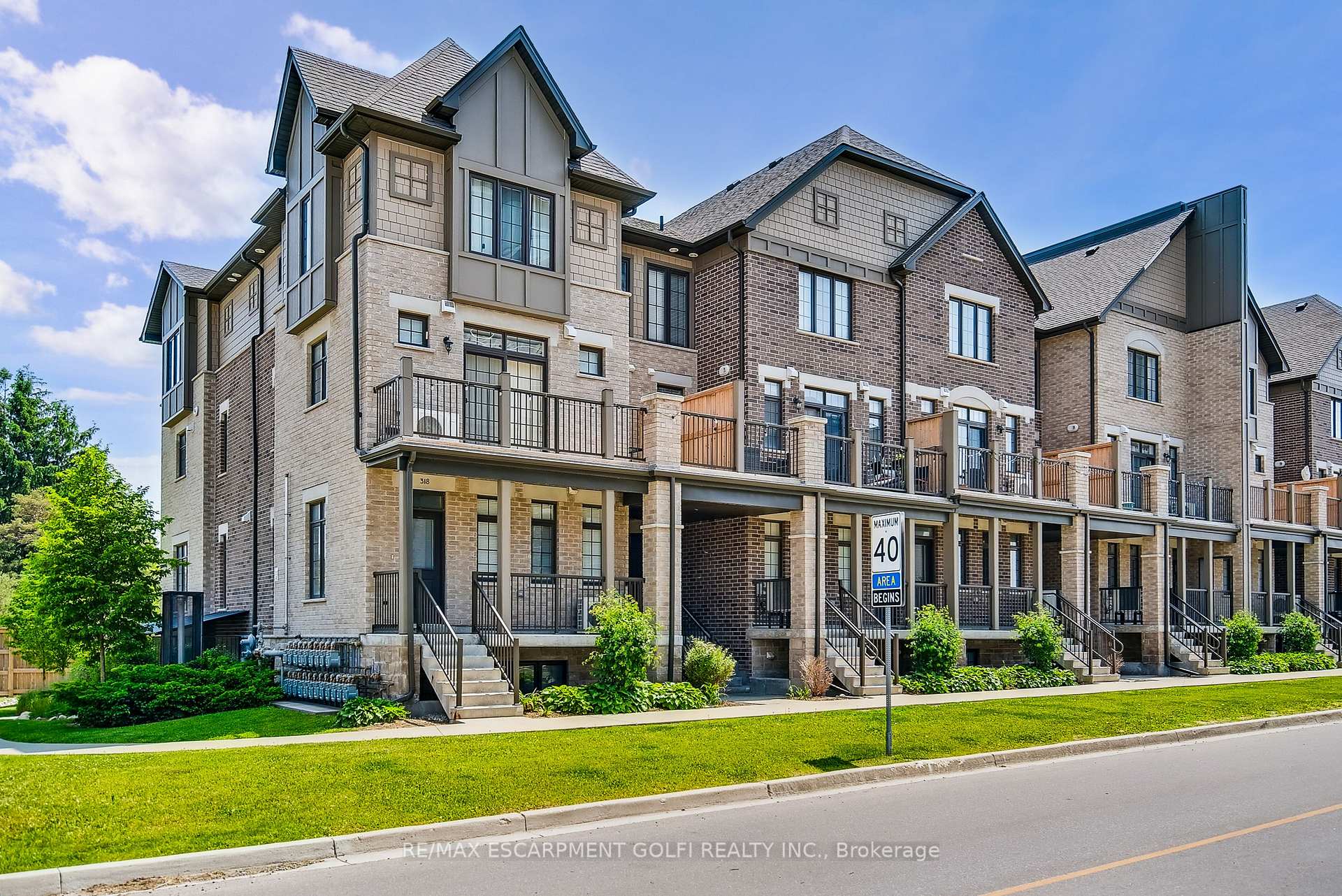 Front of Unit 108, 333 Gosling Gardens