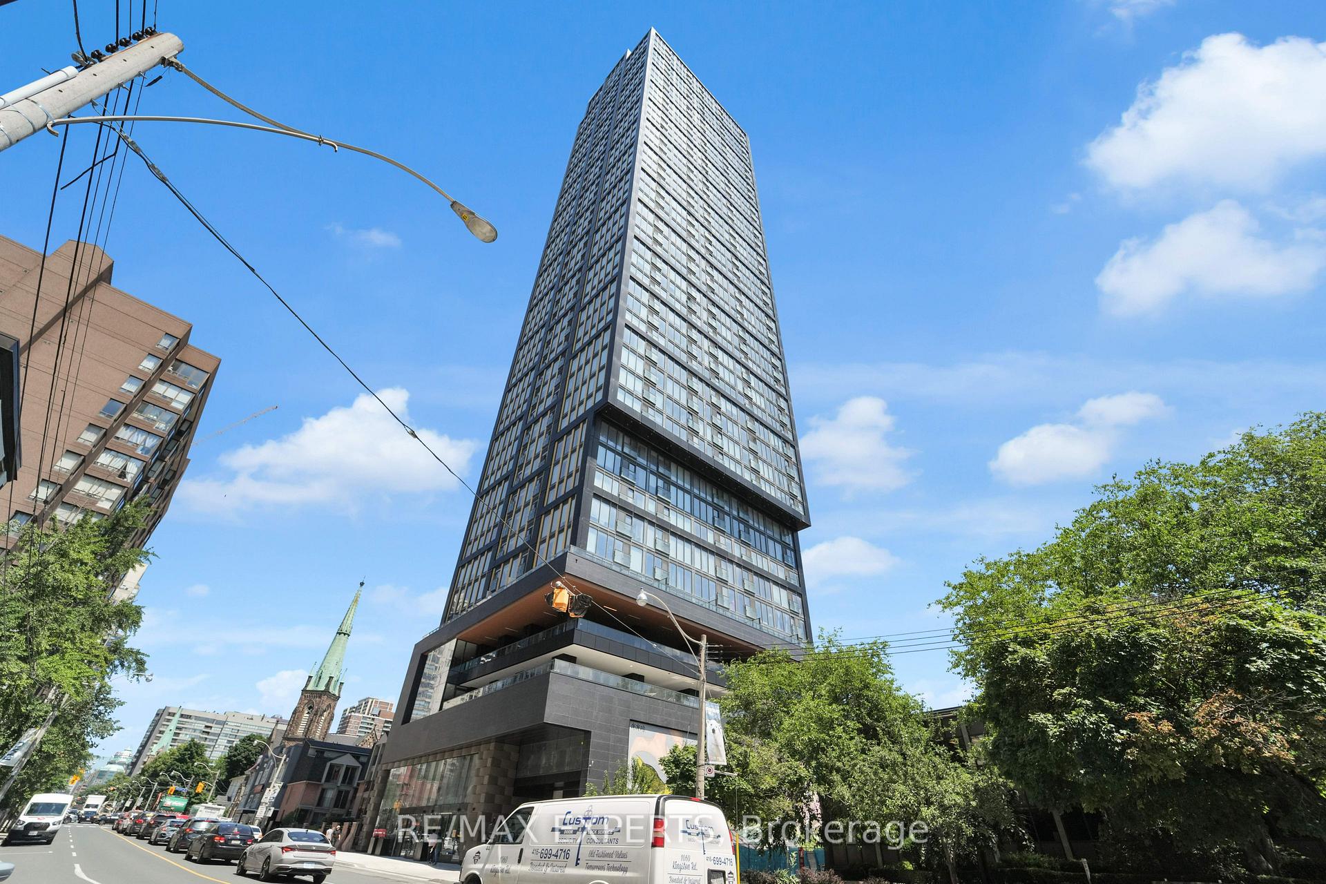 Front of Unit 3307, 319 Jarvis Street