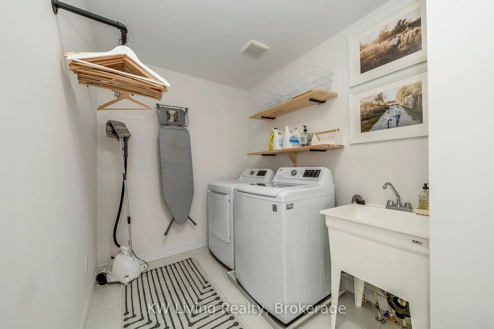 Photo 25 of 4059 Brock Street, Lincoln, Beamsville — HOMEH