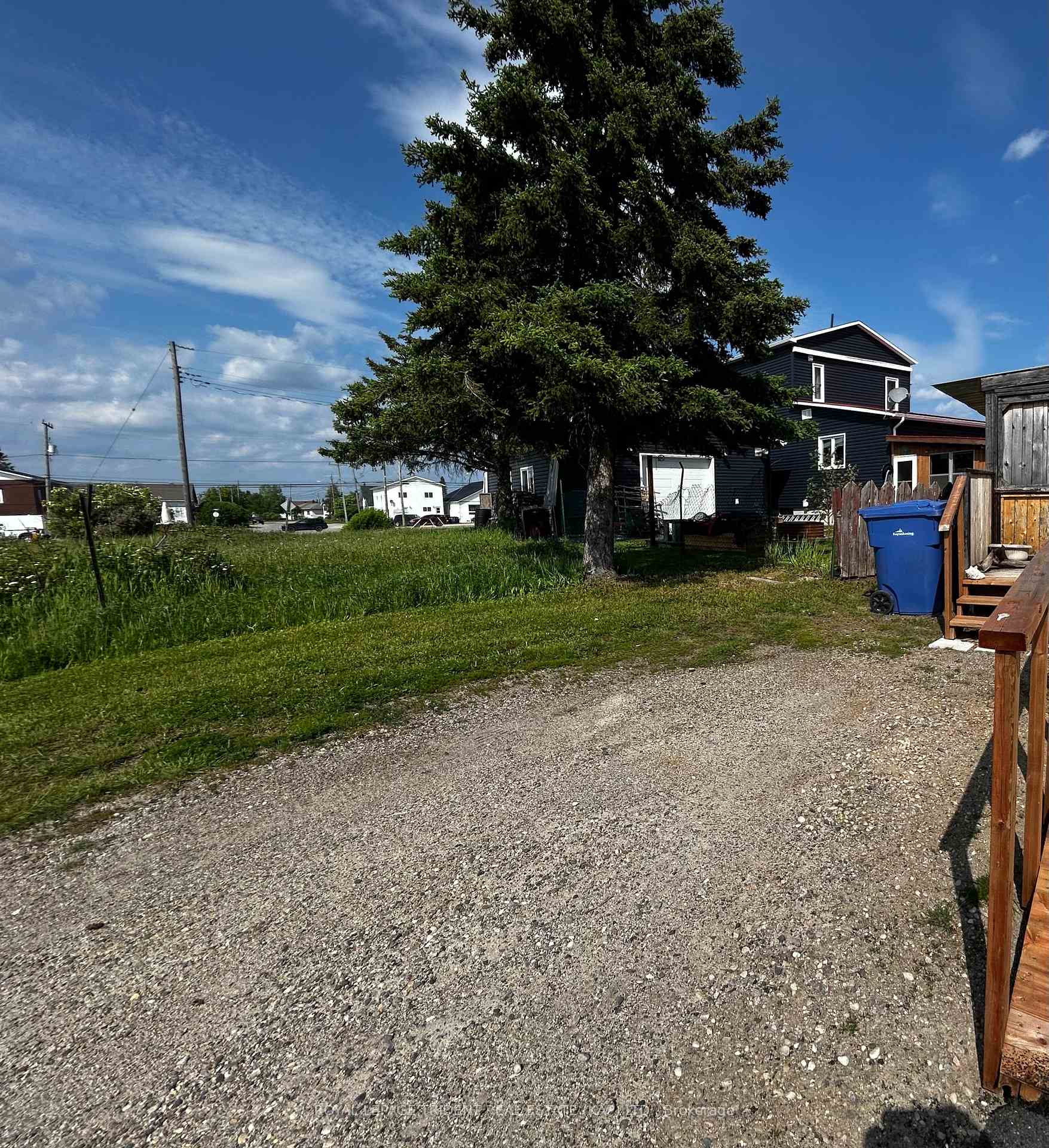 Photo 5 of 2 Albert Street, Kapuskasing — HOMEH
