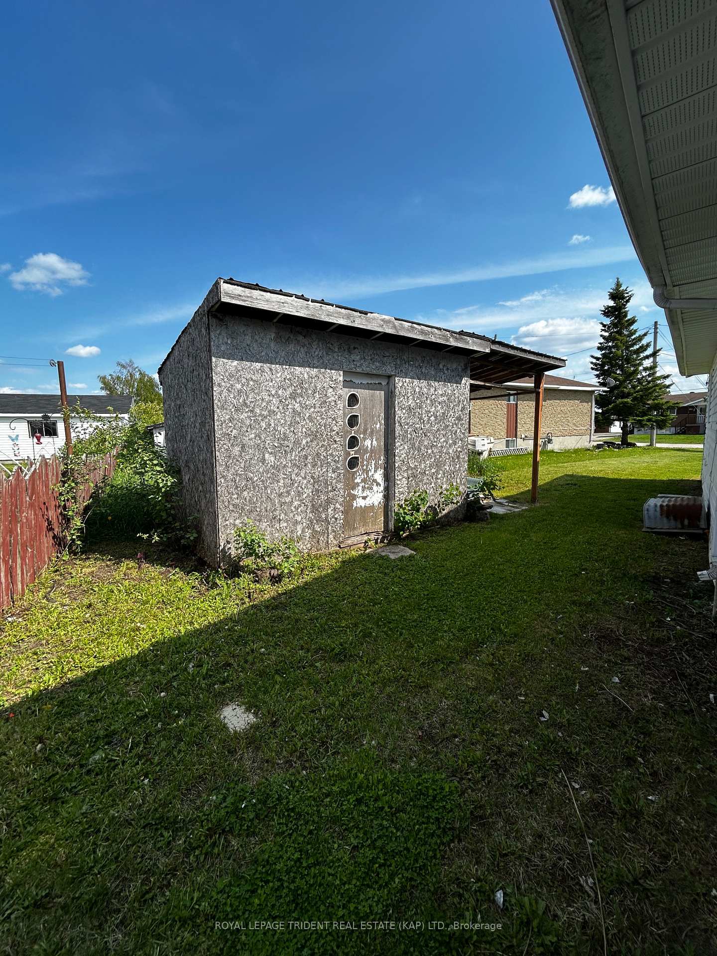 Photo 7 of 2 Albert Street, Kapuskasing — HOMEH
