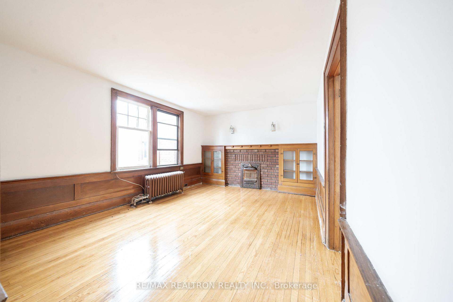 Photo 6 of Unit 95, 10 Kingston Road, Toronto, Woodbine Corridor — HOMEH