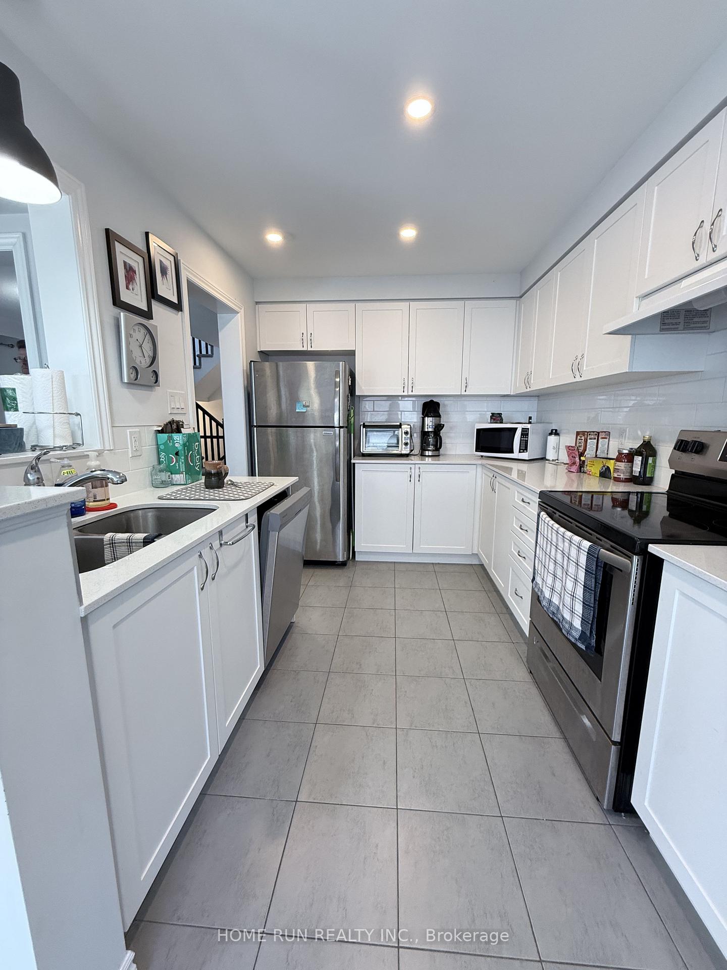 Photo 7 of 348 Rouncey Road, Ottawa, Kanata - Emerald Meadows/Trailwest — HOMEH