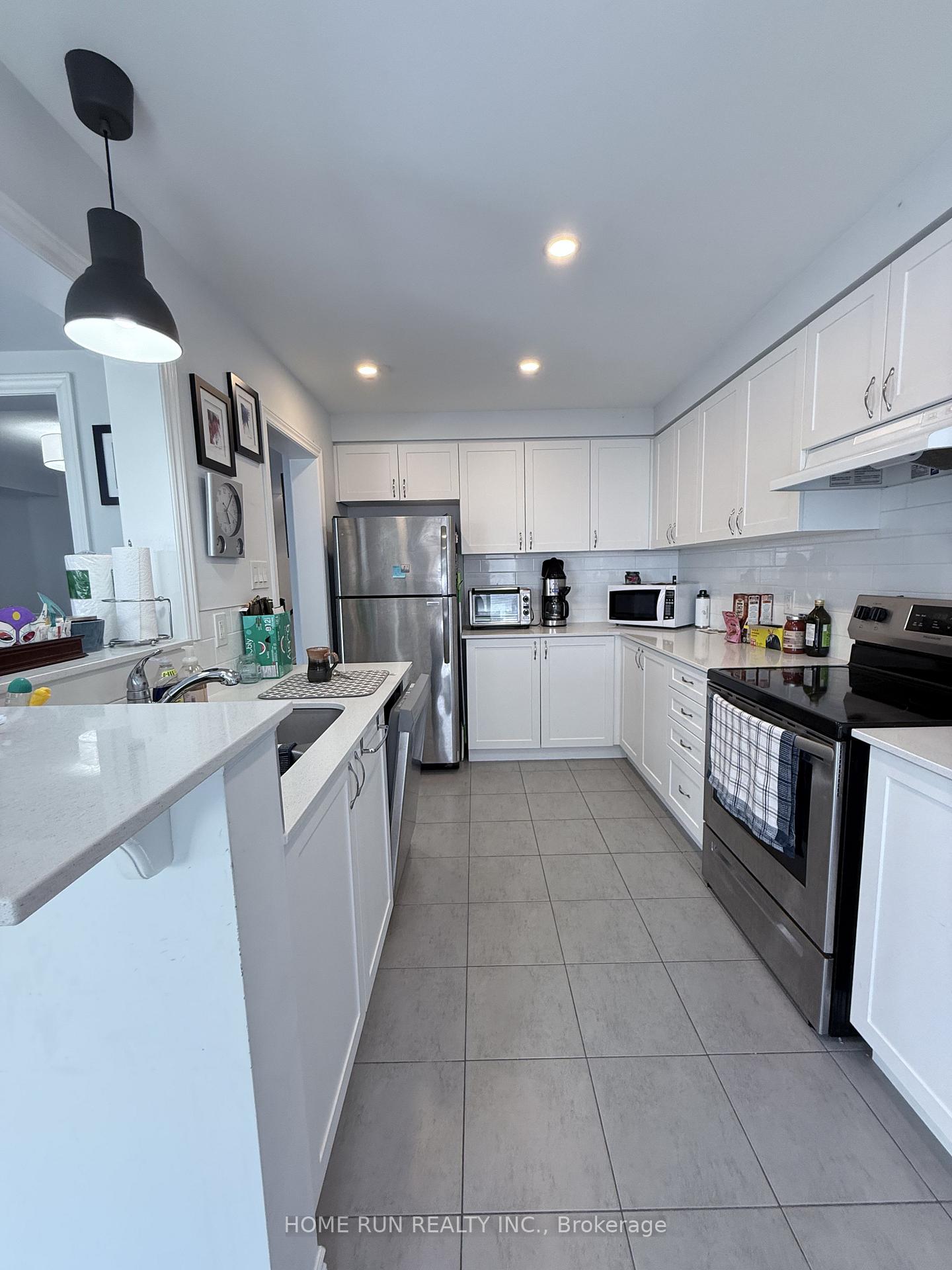 Photo 8 of 348 Rouncey Road, Ottawa, Kanata - Emerald Meadows/Trailwest — HOMEH