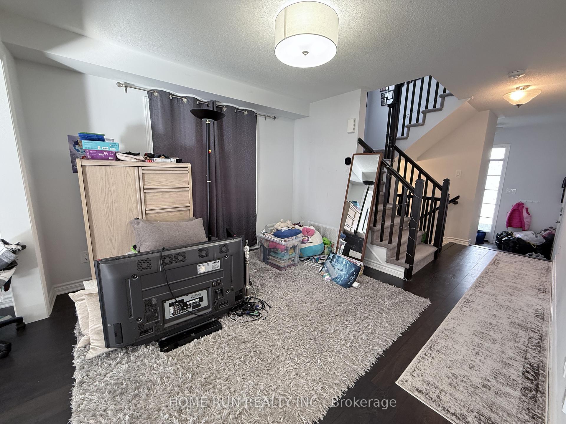 Photo 9 of 348 Rouncey Road, Ottawa, Kanata - Emerald Meadows/Trailwest — HOMEH