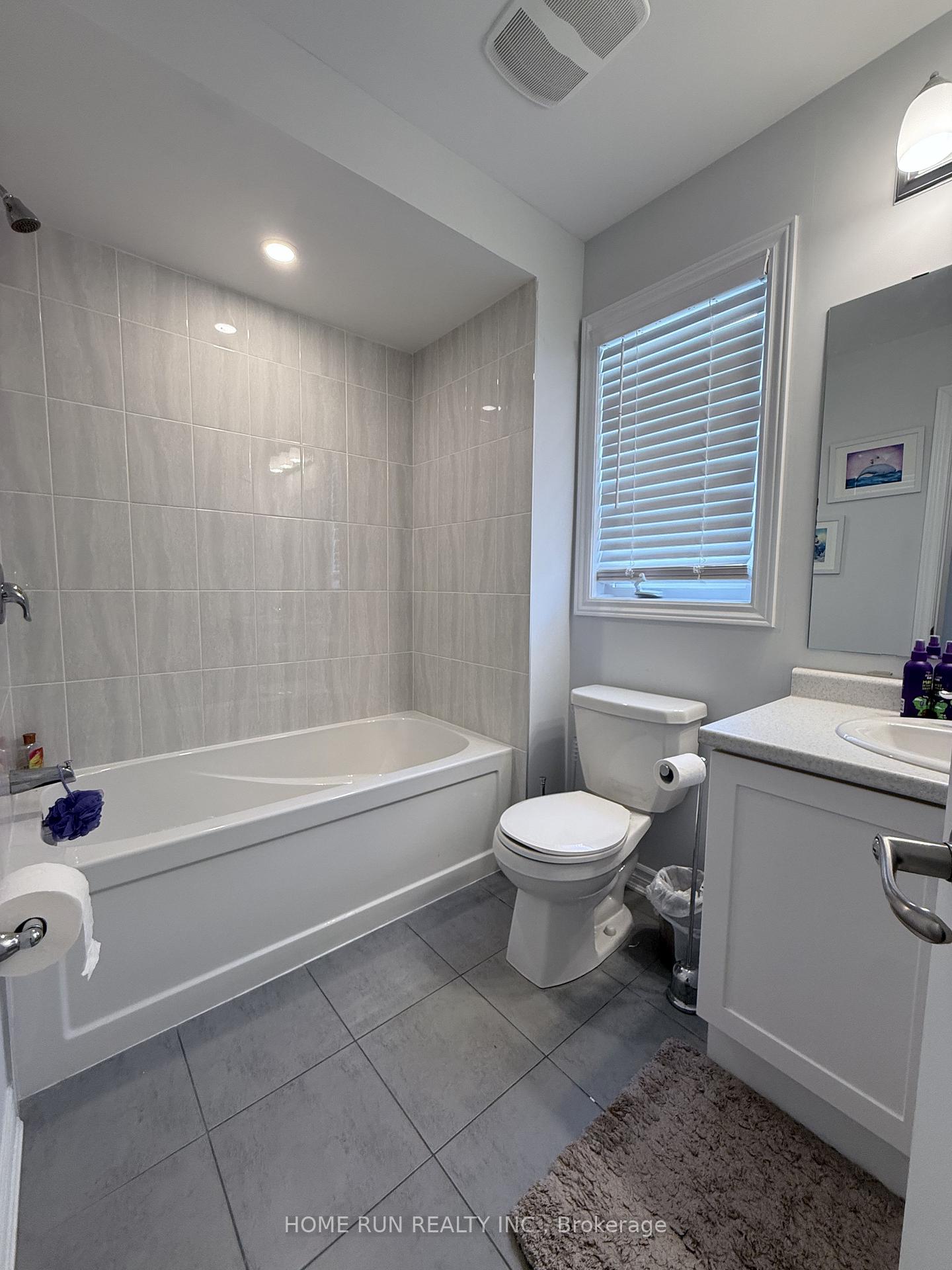 Photo 17 of 348 Rouncey Road, Ottawa, Kanata - Emerald Meadows/Trailwest — HOMEH