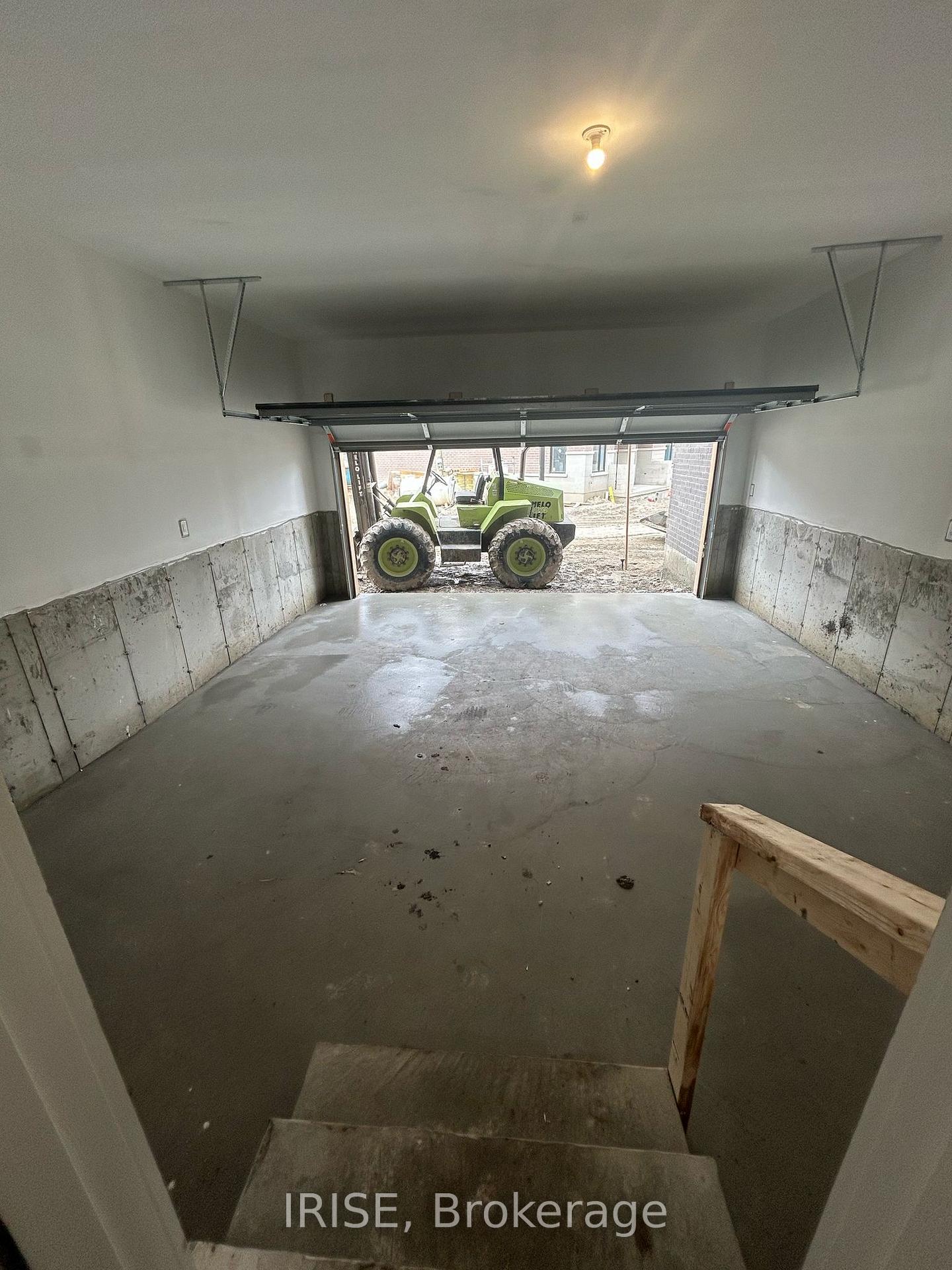 Photo 3 of Unit 603, 1695 Dersan Street, Pickering, Duffin Heights — HOMEH